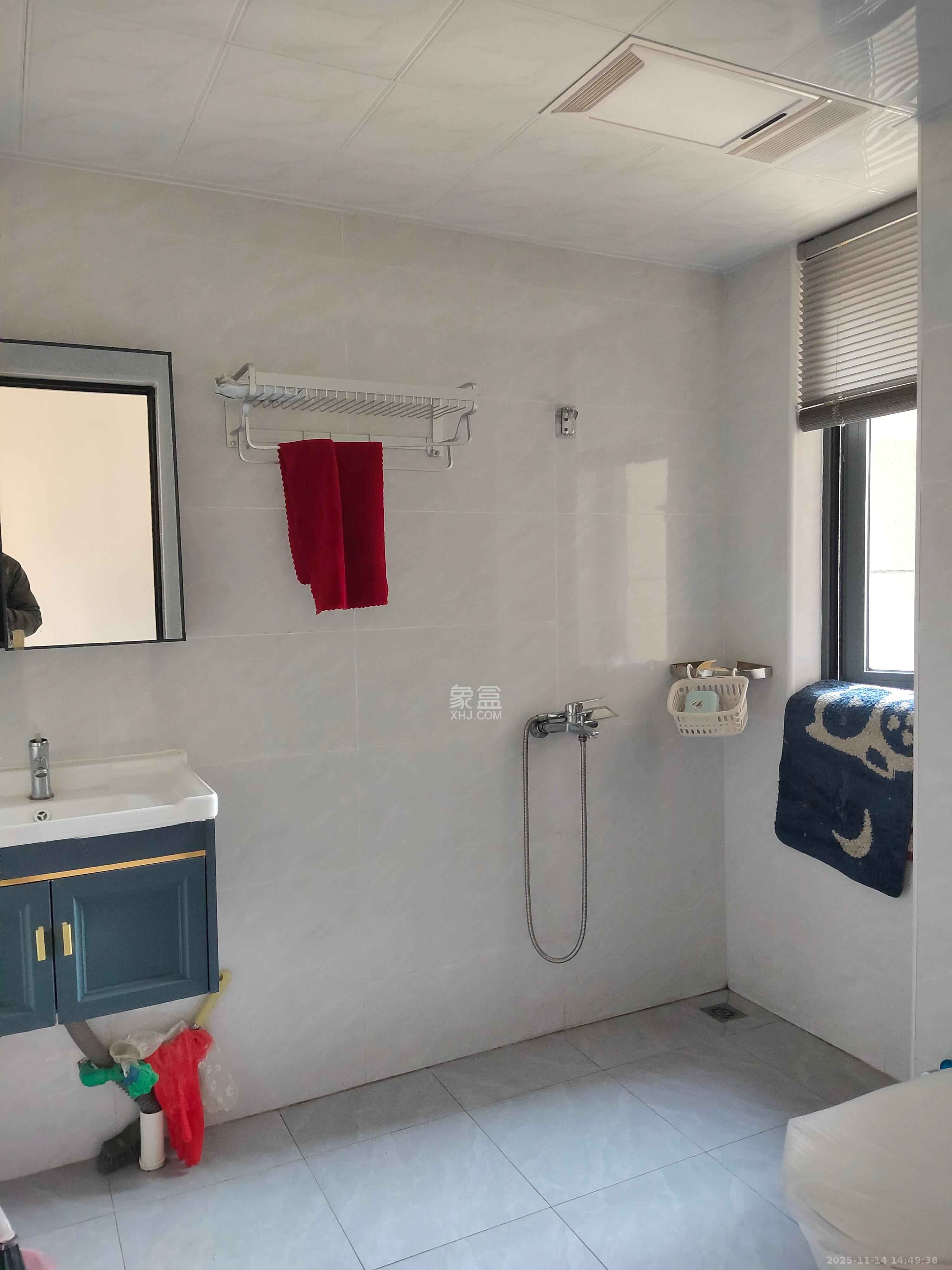 恒大江湾 3室2厅2卫 3000.0元/月 恒大江湾 3室2厅2卫 3000.0元/月室内图