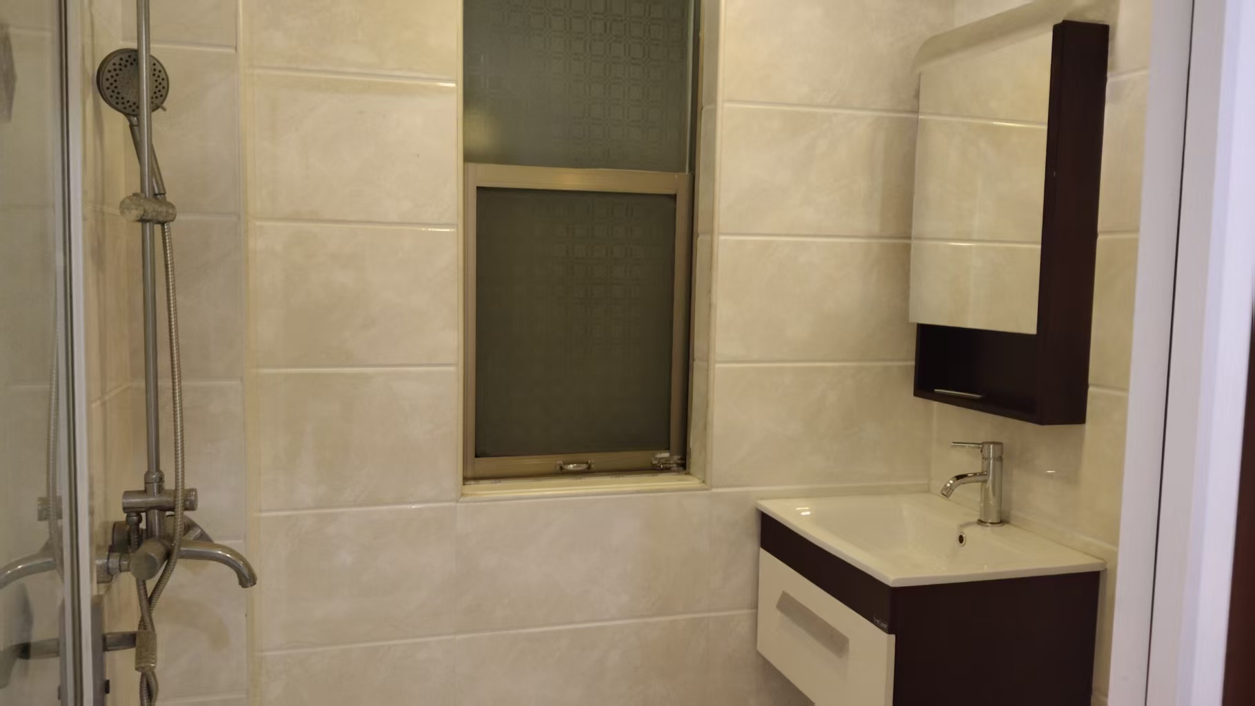 欣天花园 3室2厅2卫 2200.0元/月 欣天花园 3室2厅2卫 2200.0元/月室内图