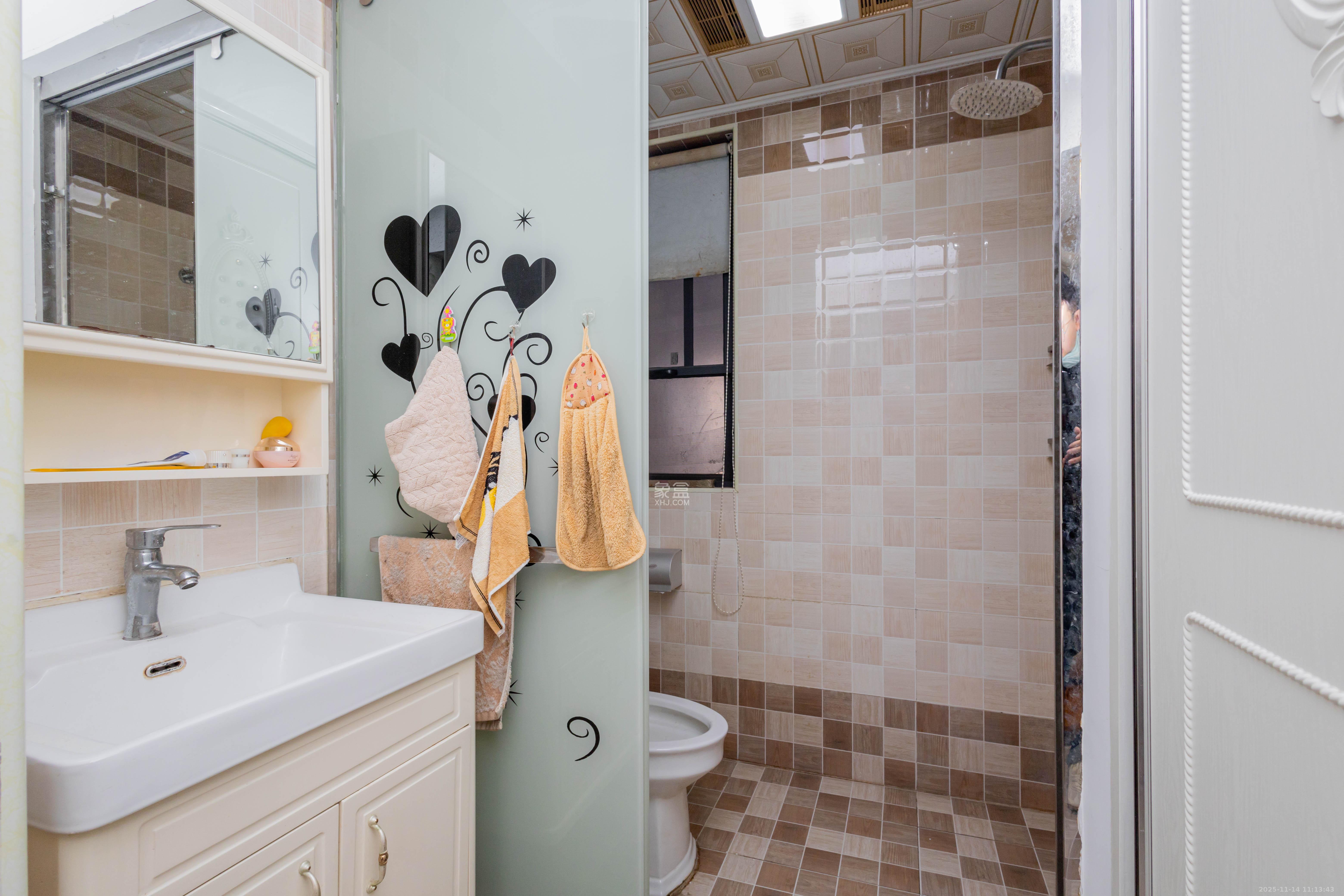 东业上城嘉苑(晟悦国际) 3室2厅2卫 79.8万 东业上城嘉苑(晟悦国际) 3室2厅2卫 79.8万卫生间