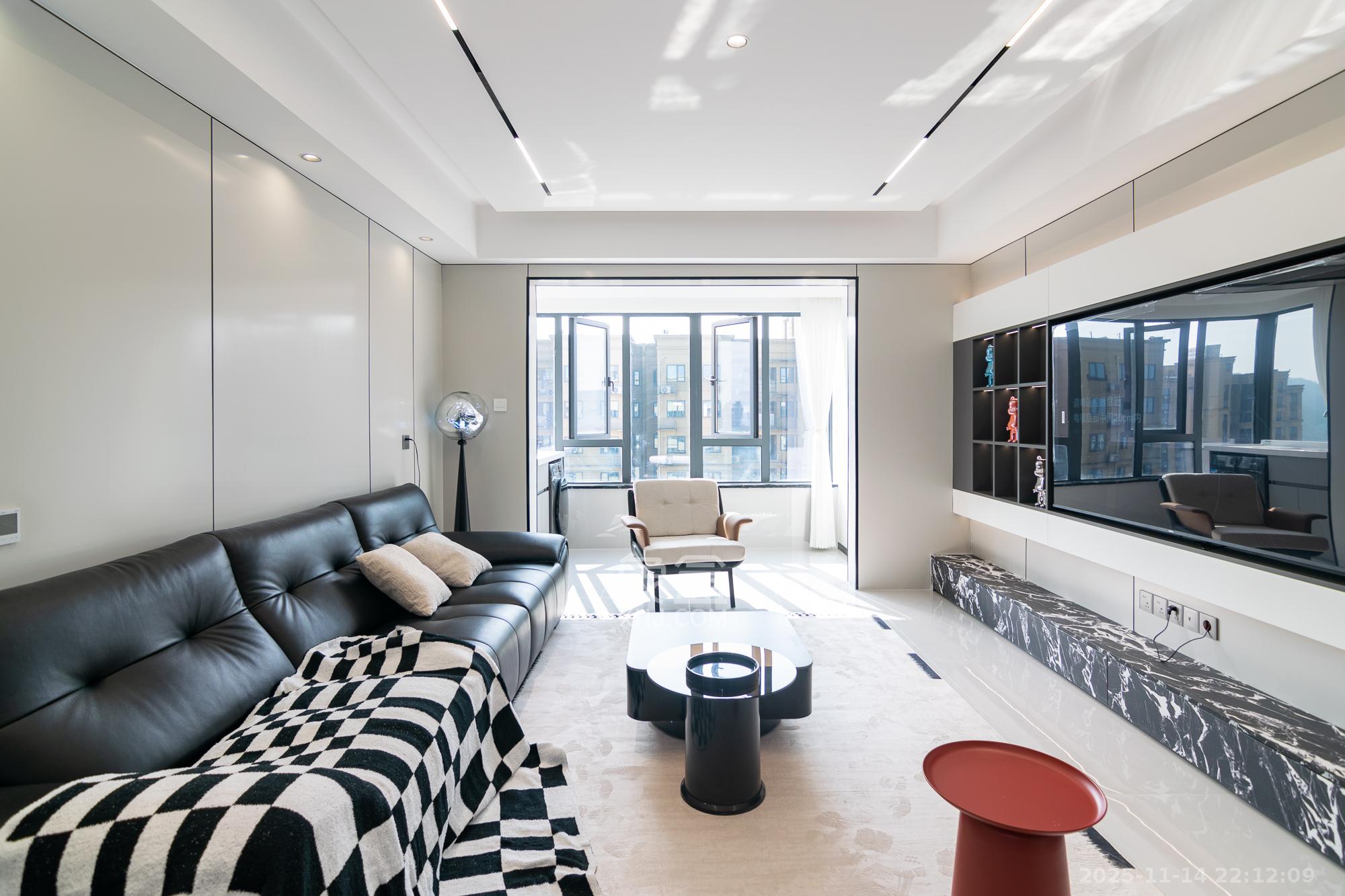 澳海月亮湾  4室2厅2卫    82.8万