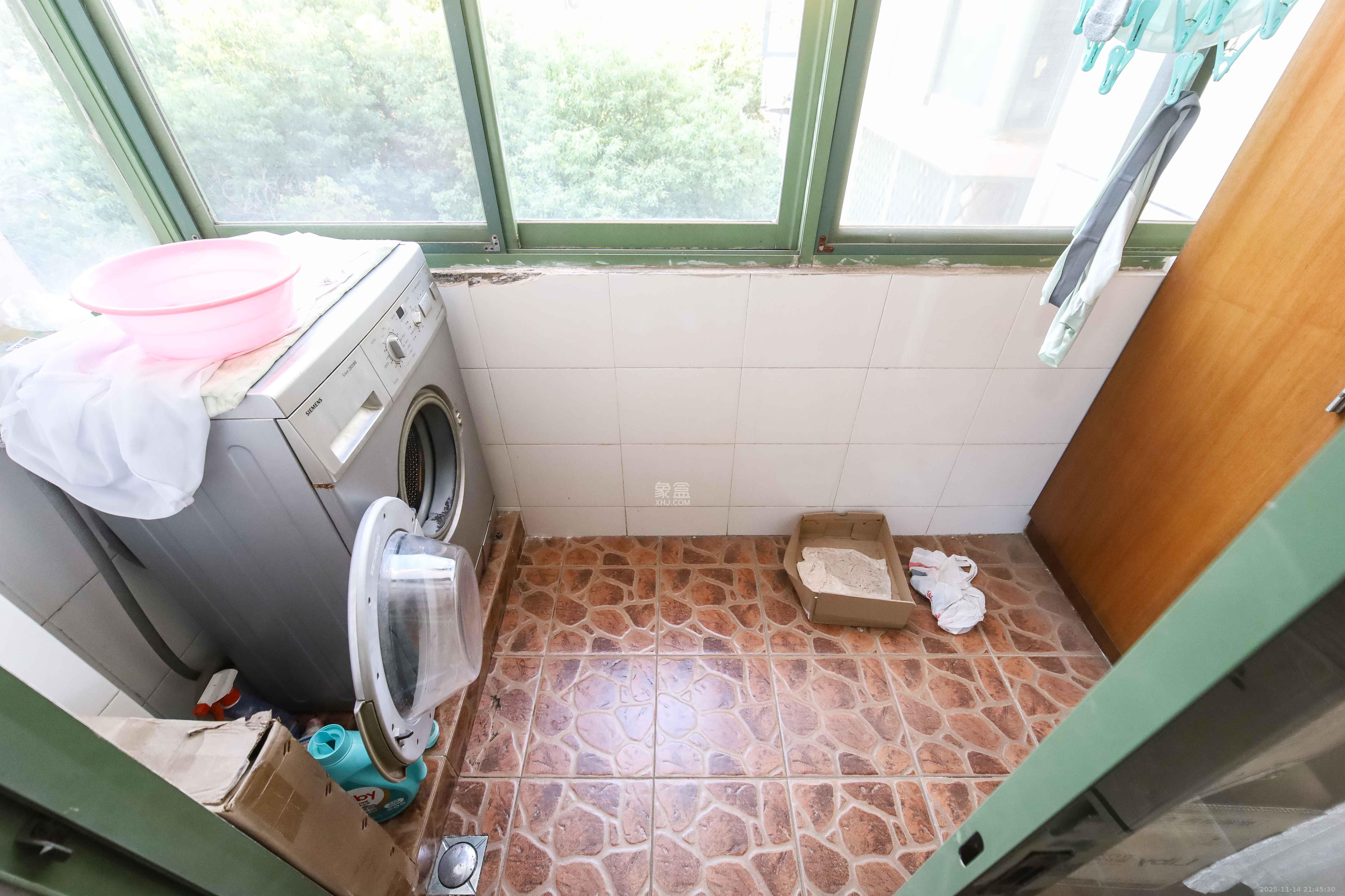 芙蓉苑 3室2厅1卫 61.6万 芙蓉苑 3室2厅1卫 61.6万阳台