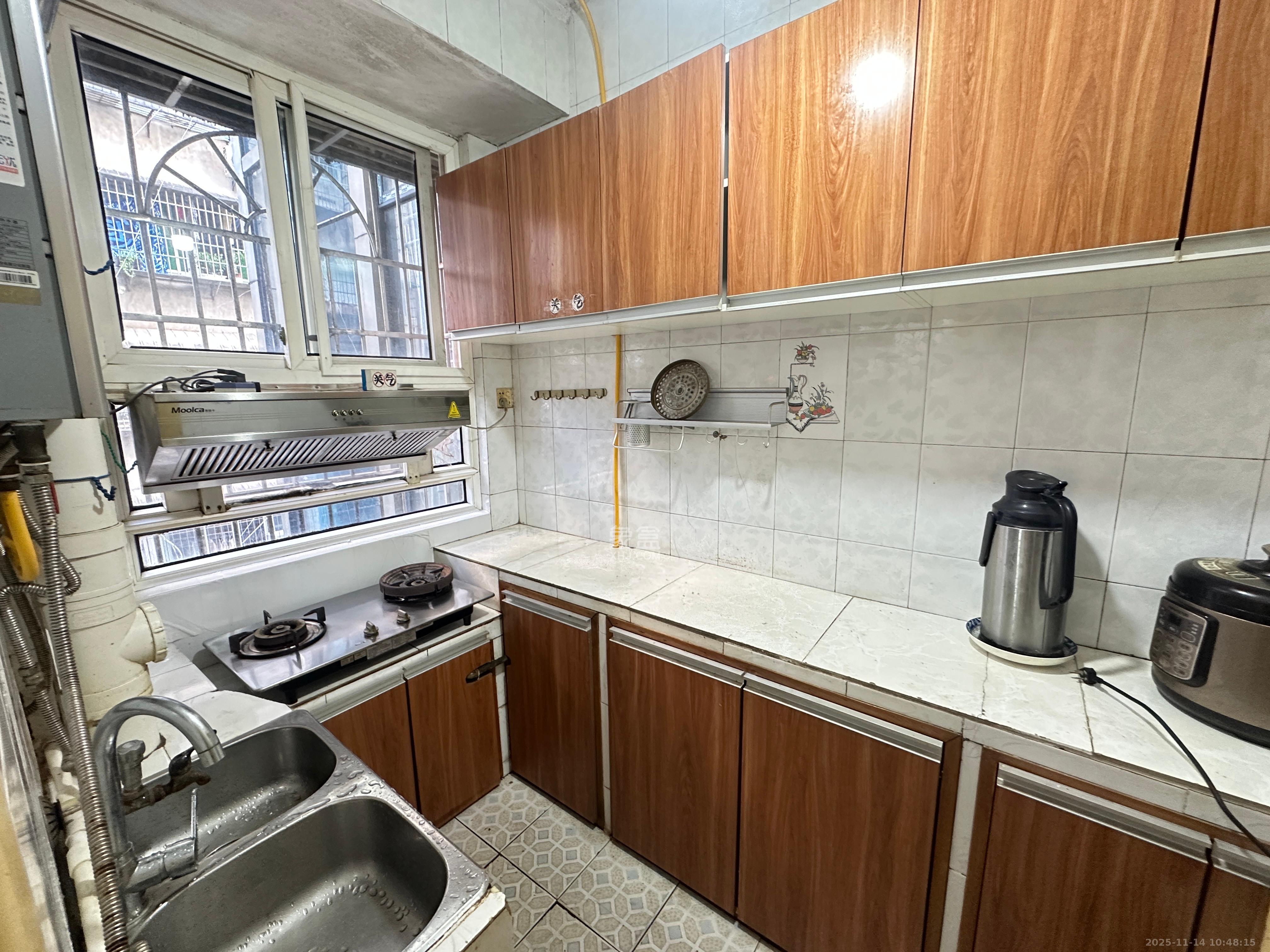 长沙理工大学黄土岭教职工住宅区 2室2厅1卫 1800.0元/月 长沙理工大学黄土岭教职工住宅区 2室2厅1卫 1800.0元/月室内图