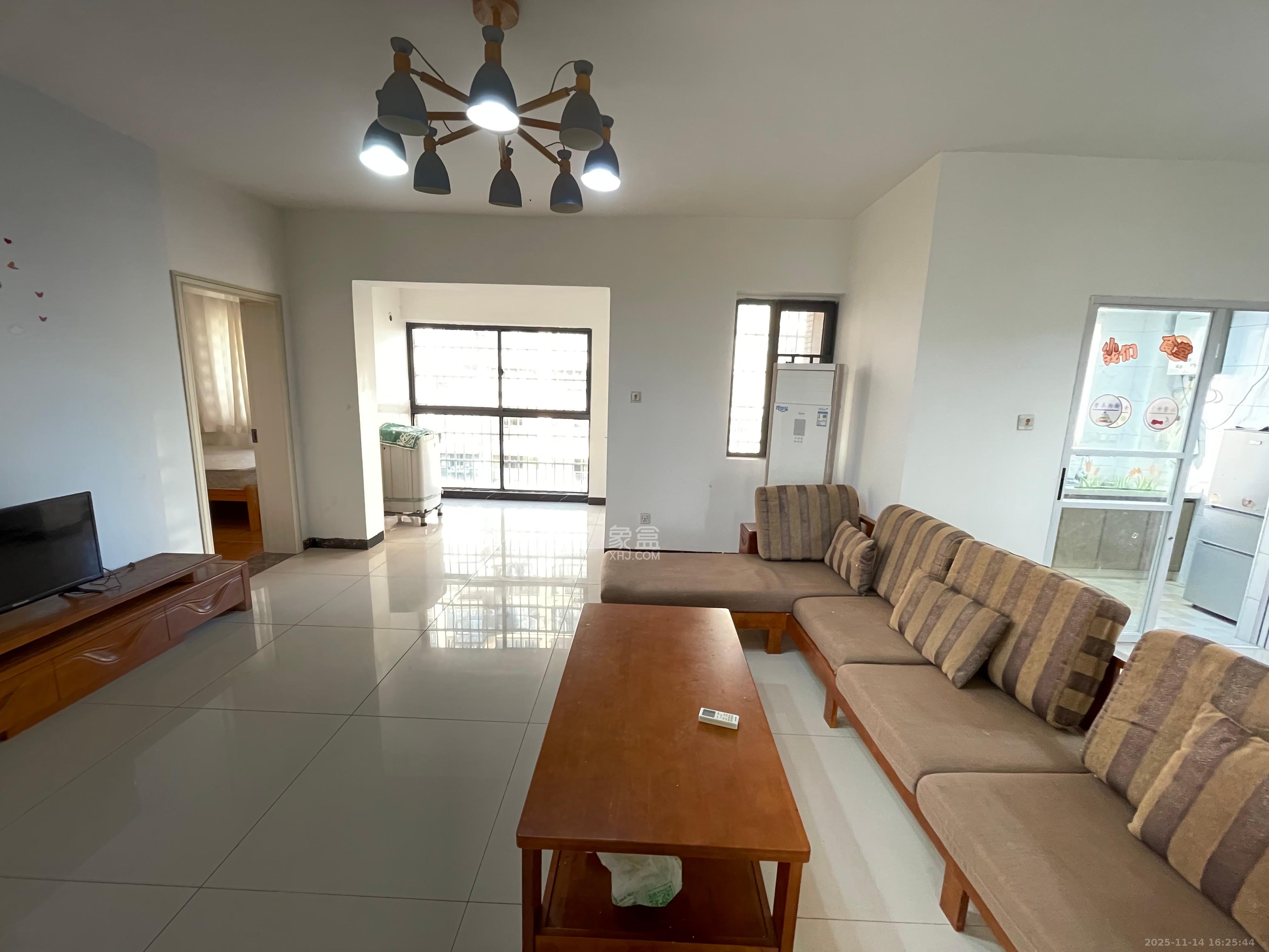 中城丽景香山园  3室2厅2卫    3000.0元/月