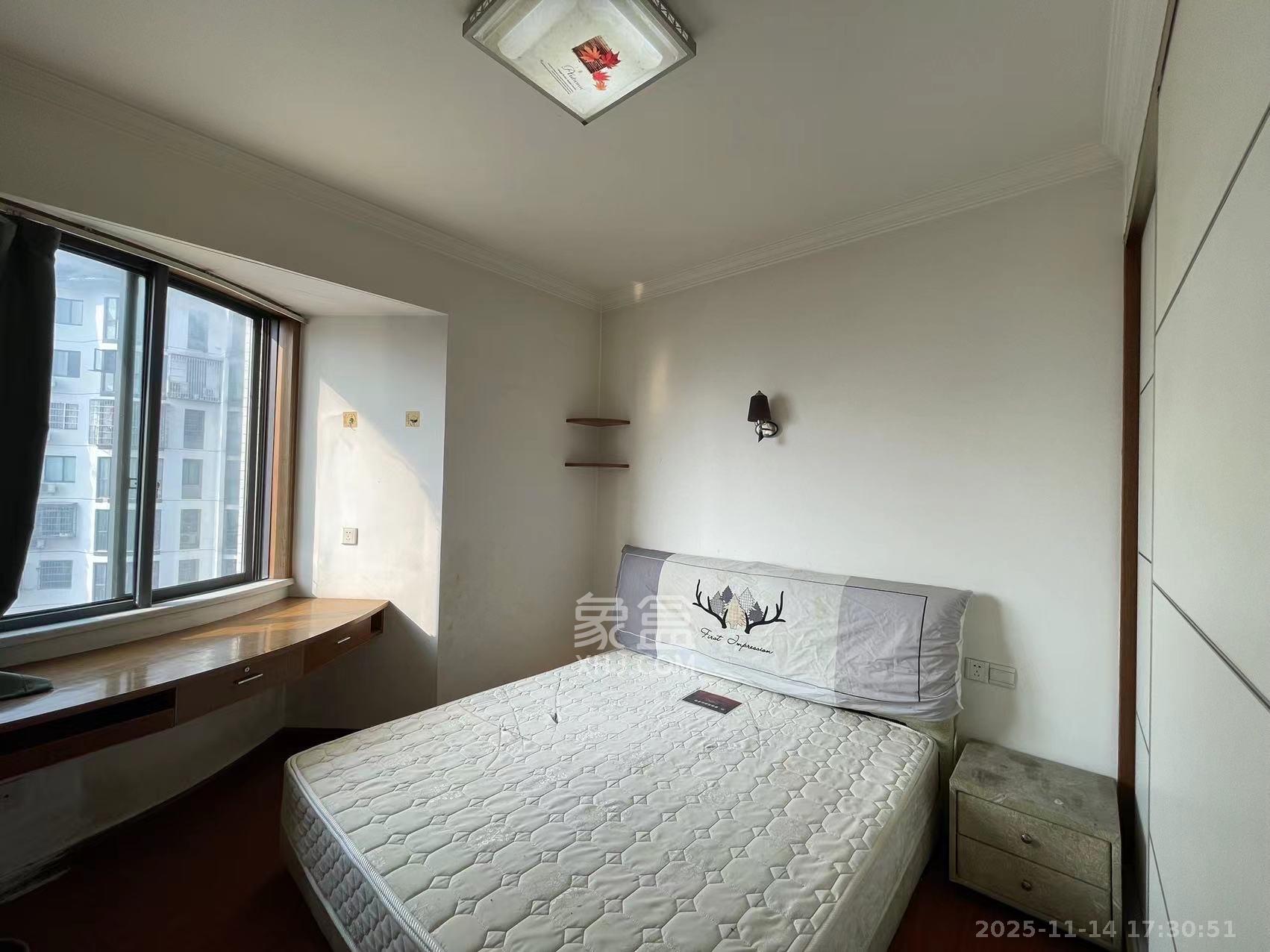 海林馨香雅苑  3室2厅1卫    2000.0元/月室内图