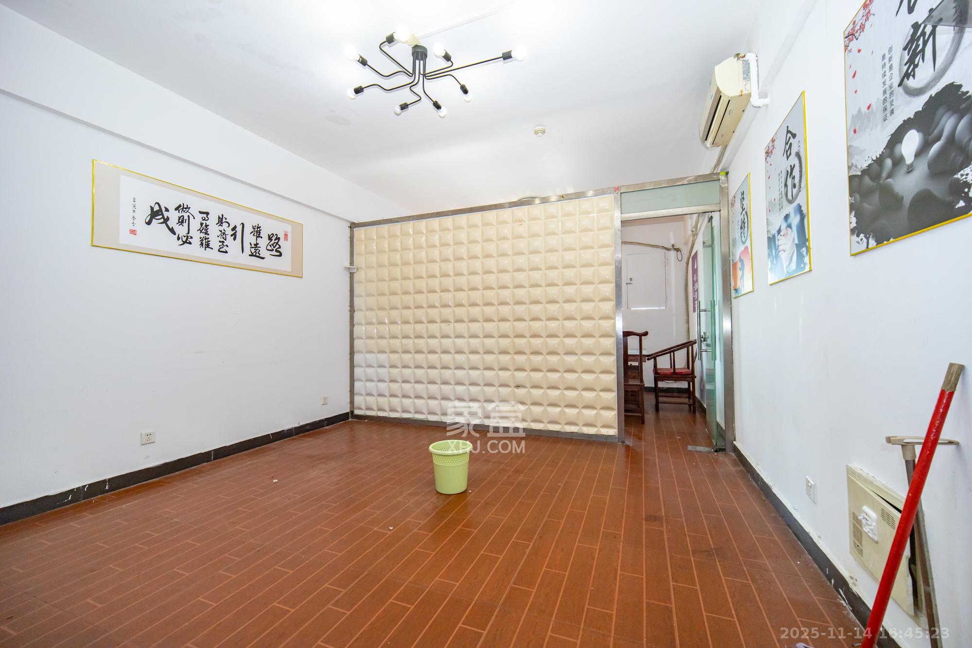 星大峰汇商务楼  1室1厅1卫    37.98万