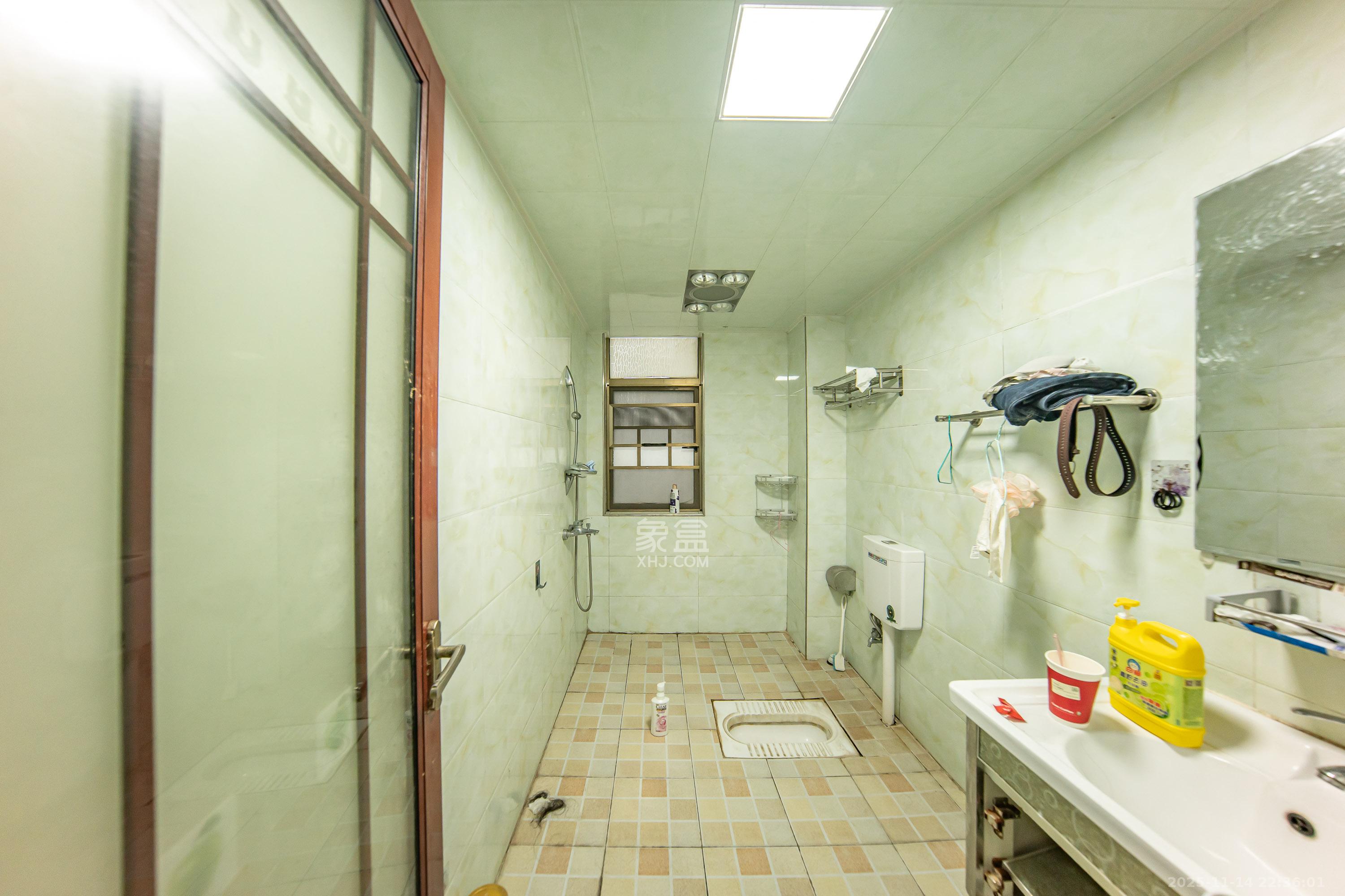 江山帝景雅典 4室2厅2卫 118.0万 江山帝景雅典 4室2厅2卫 118.0万卫生间