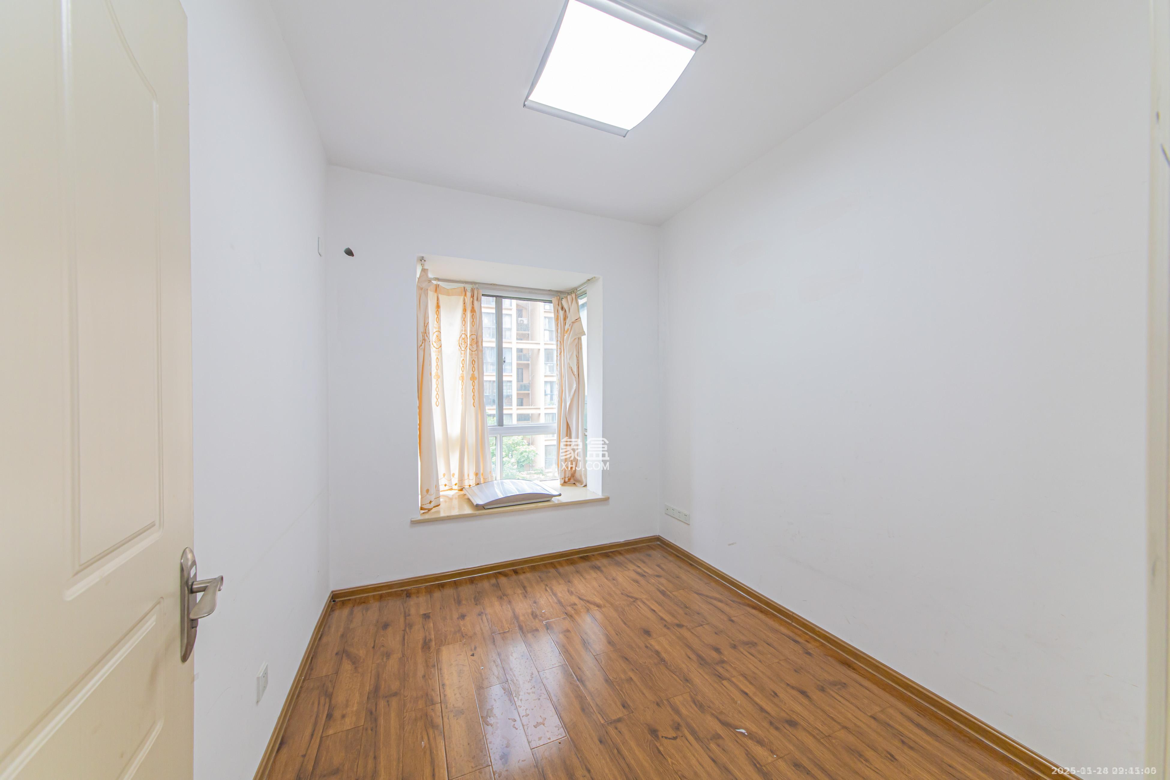 星城荣域 4室2厅1卫 4200.0元/月 星城荣域 4室2厅1卫 4200.0元/月室内图