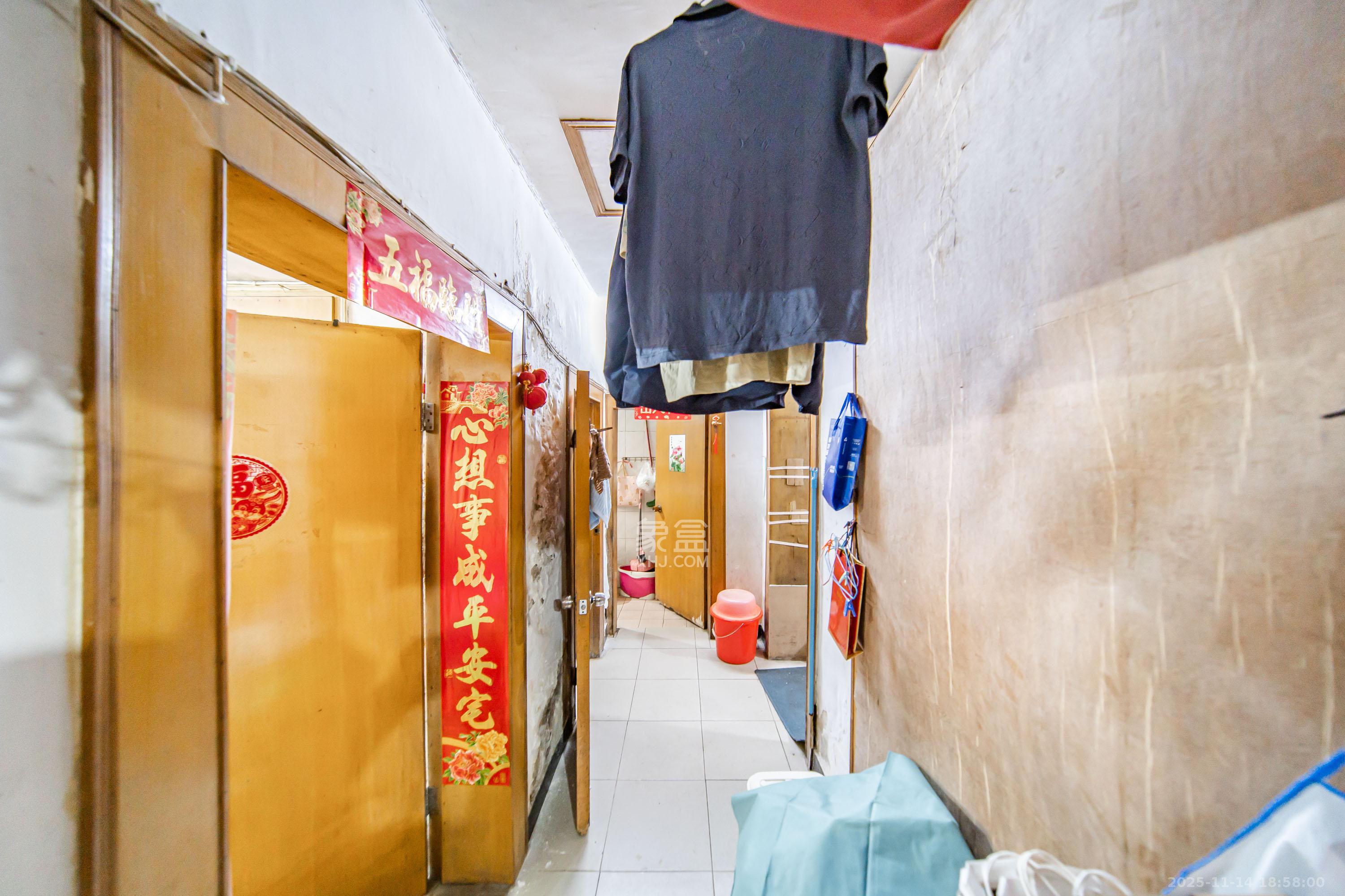 湘雅医院职工宿舍南院 3室1厅1卫 72.0万 湘雅医院职工宿舍南院 3室1厅1卫 72.0万其他