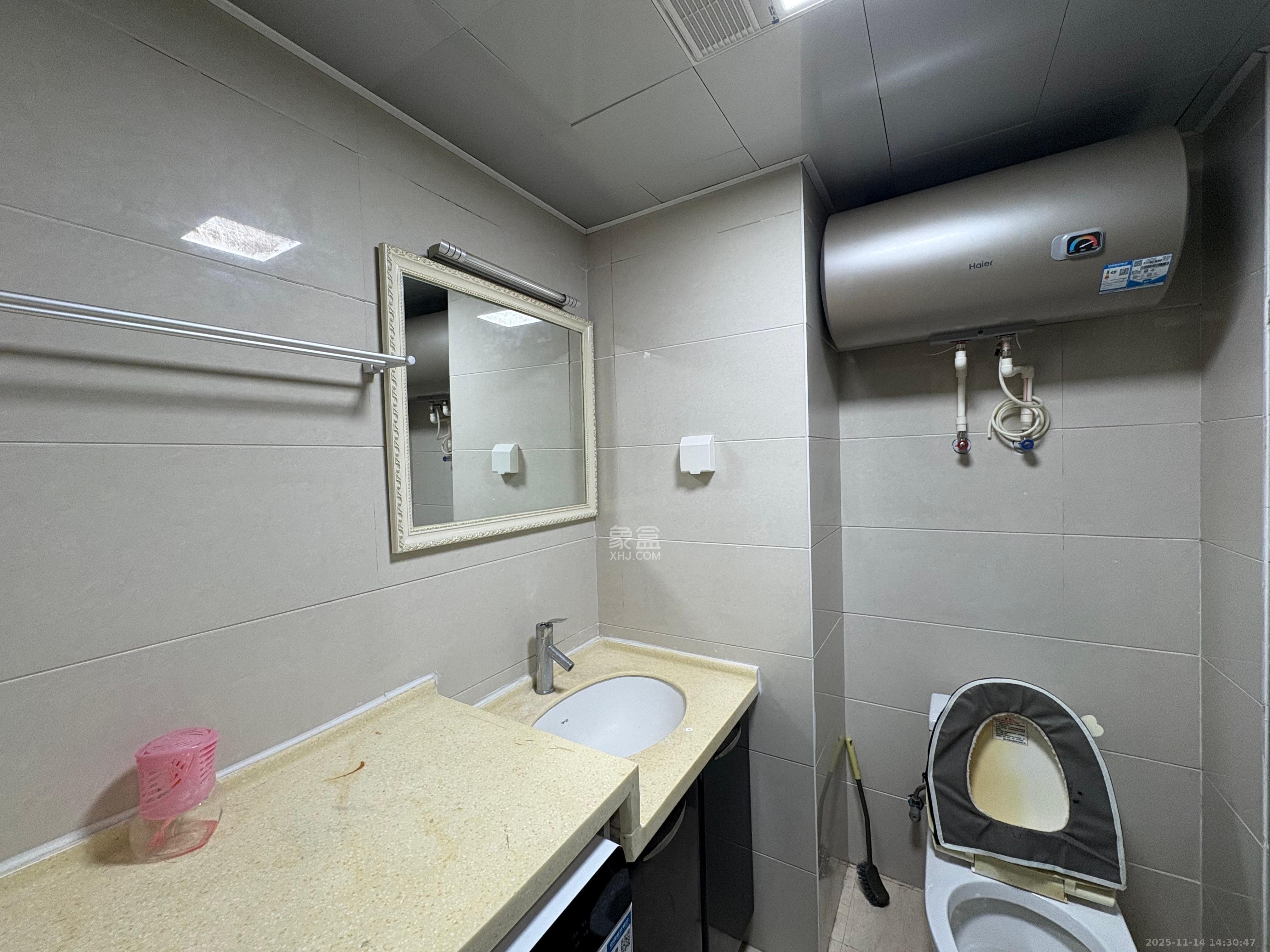 湘腾城市广场 1室0厅0卫 2100.0元/月 湘腾城市广场 1室0厅0卫 2100.0元/月室内图