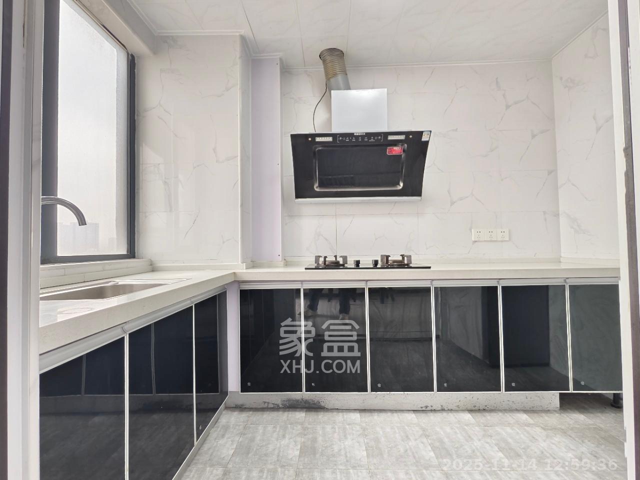 中国铁建18公馆(常青嘉苑) 3室1厅2卫 2300.0元/月 中国铁建18公馆(常青嘉苑) 3室1厅2卫 2300.0元/月室内图