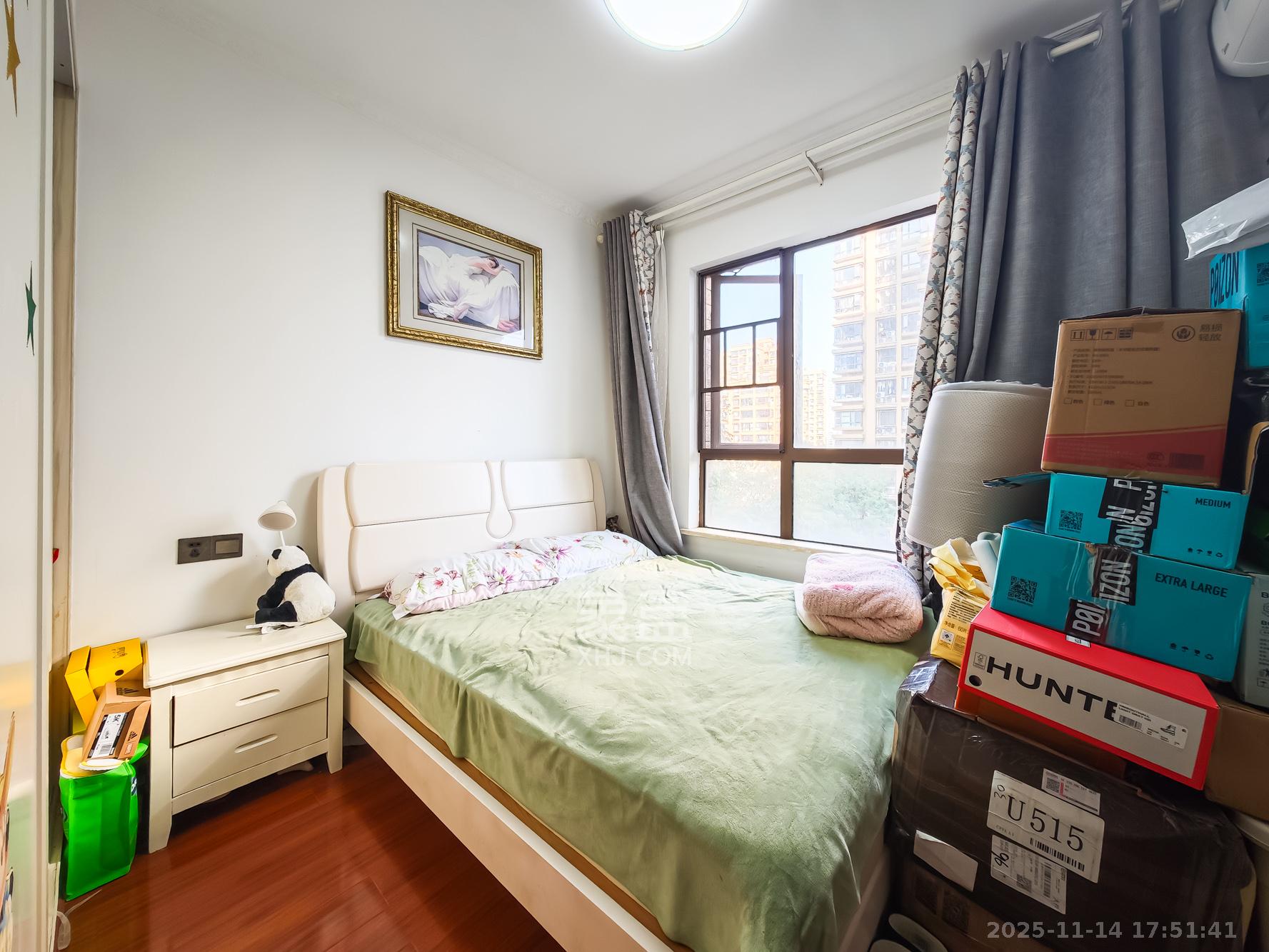 山语城二期 3室2厅1卫 80.0万 山语城二期 3室2厅1卫 80.0万卧室