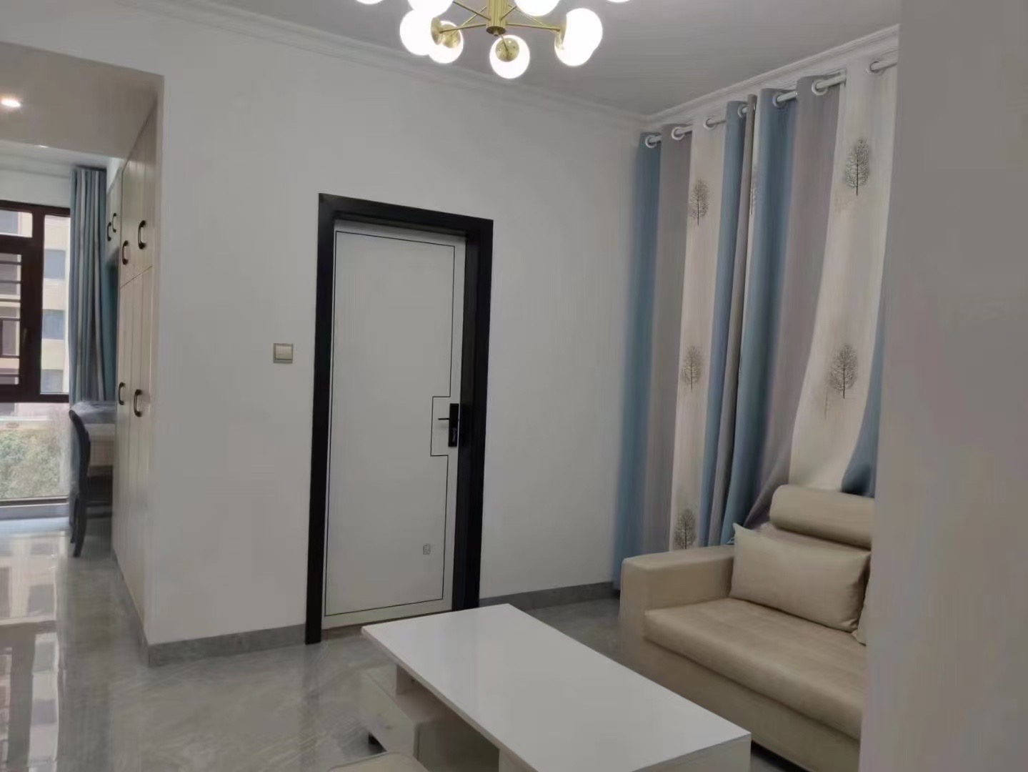 英伦首府金域豪廷  1室1厅1卫    1600.0元/月室内图