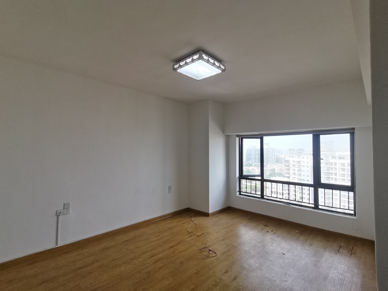 名门广场北区(二期) 3室2厅2卫 3800.0元/月 名门广场北区(二期) 3室2厅2卫 3800.0元/月室内图