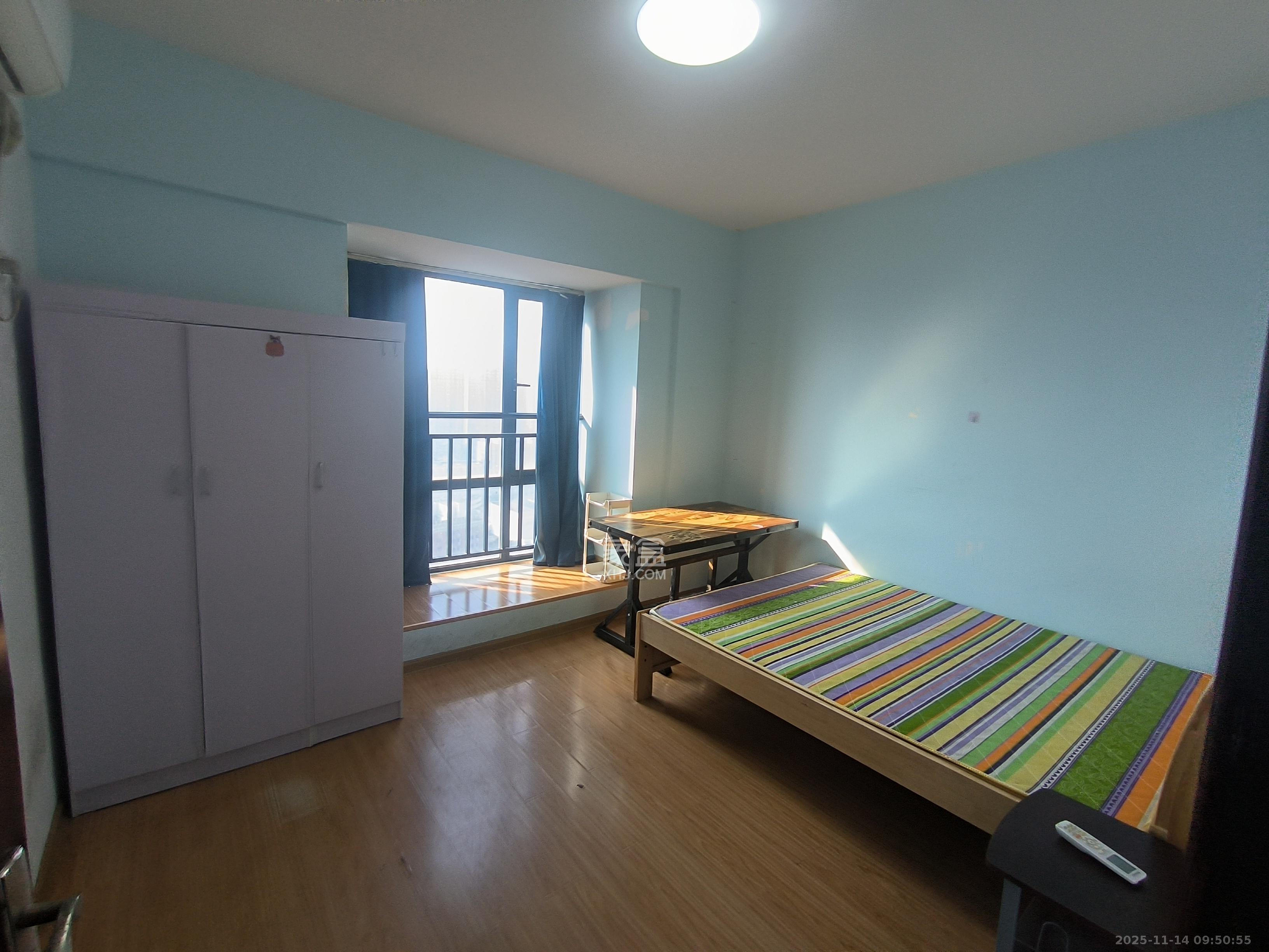 云鼎公馆  3室1厅1卫    2400.0元/月室内图