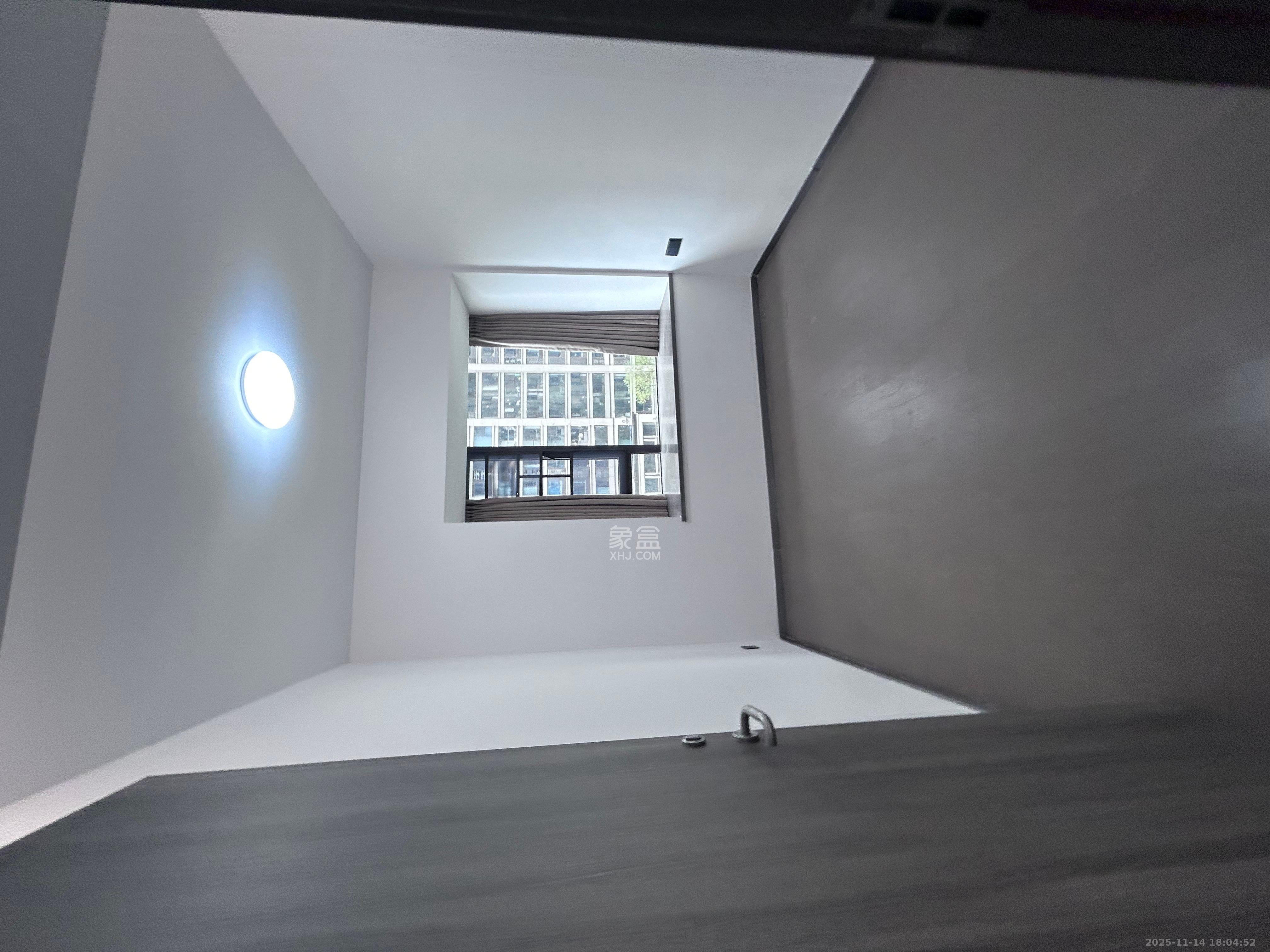 东岸梅园小区  1室0厅0卫    2000.0元/月室内图