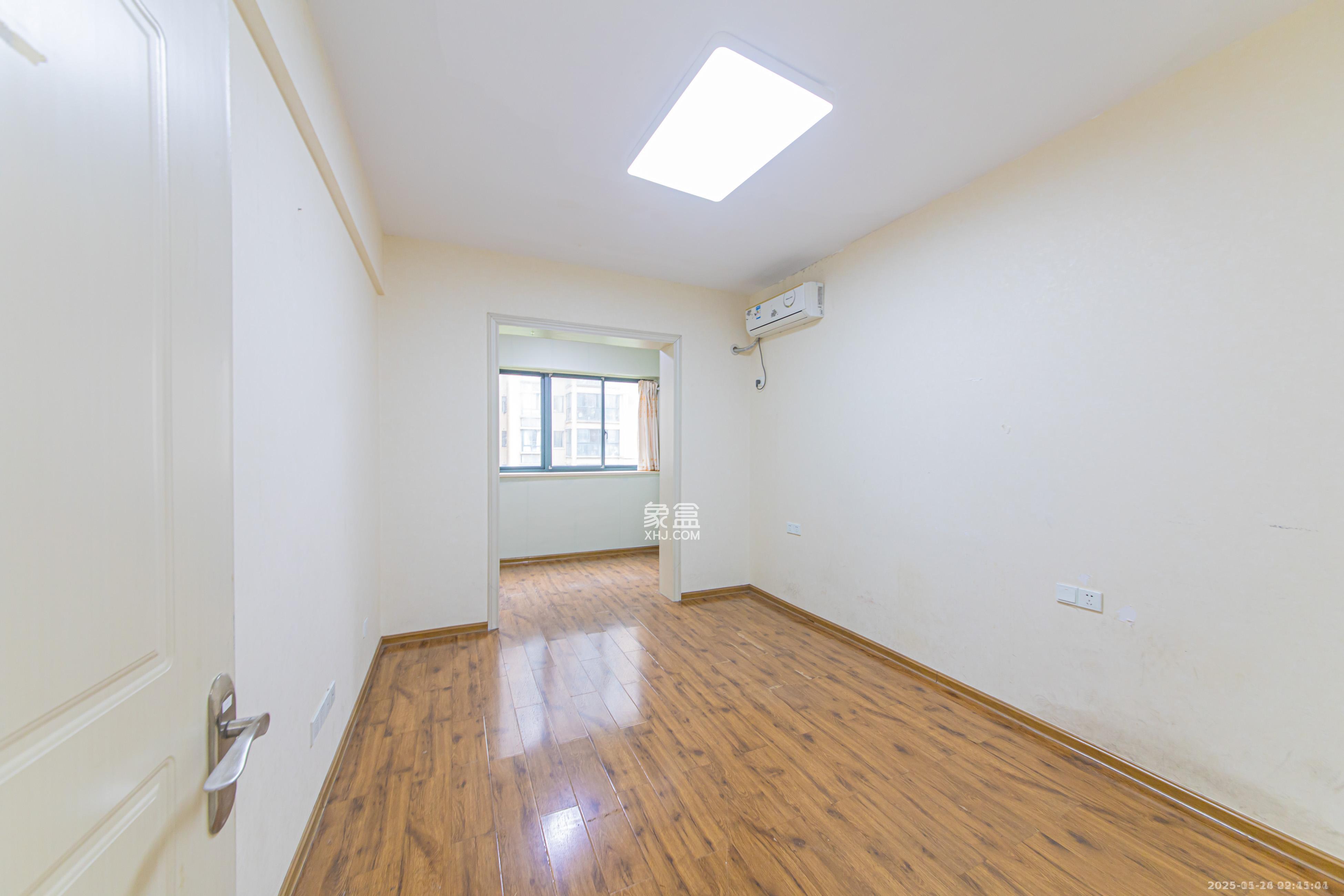 星城荣域 4室2厅1卫 4200.0元/月 星城荣域 4室2厅1卫 4200.0元/月室内图