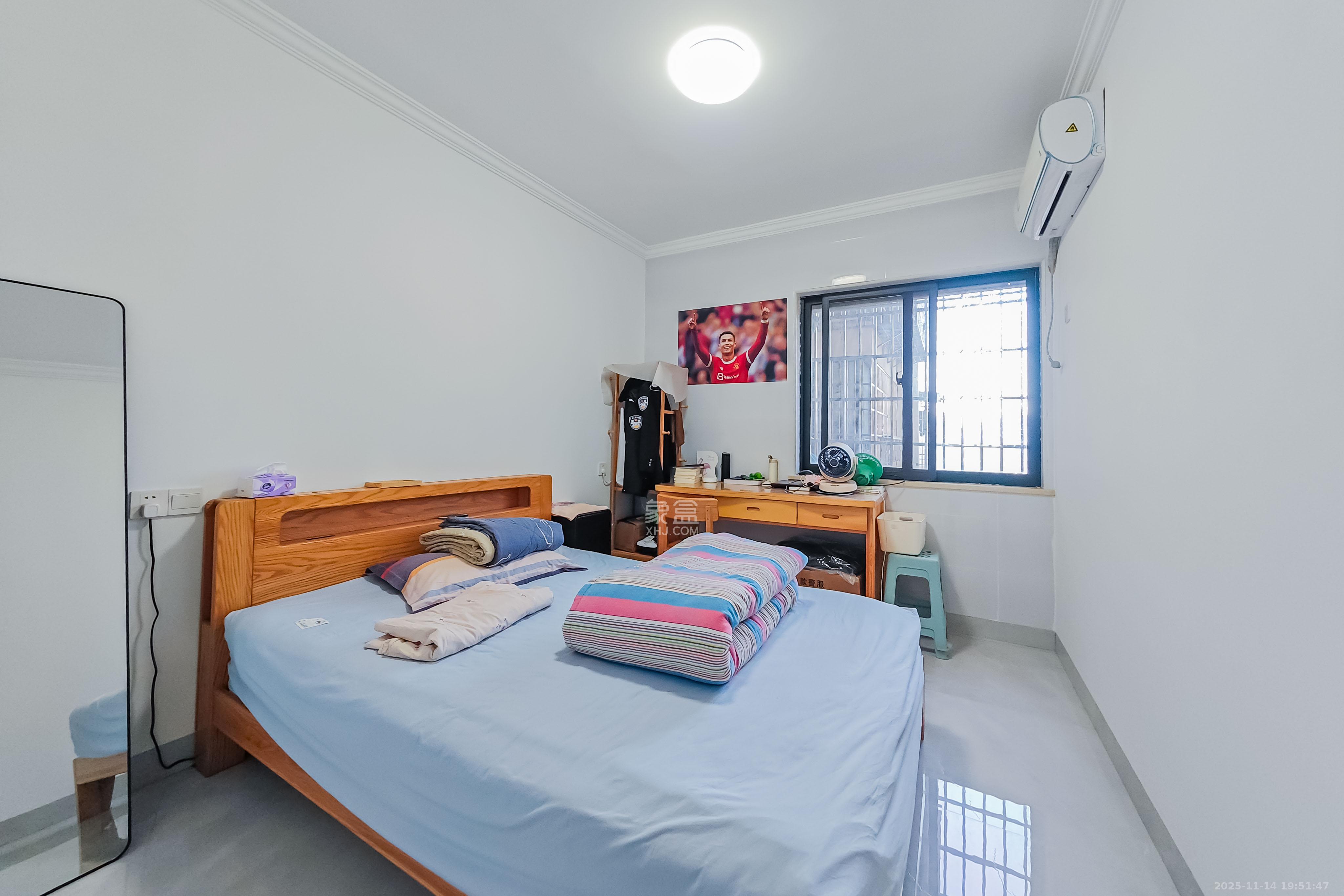 龙吉湾小区（龙瑞尚苑）  3室2厅1卫    78.0万卧室