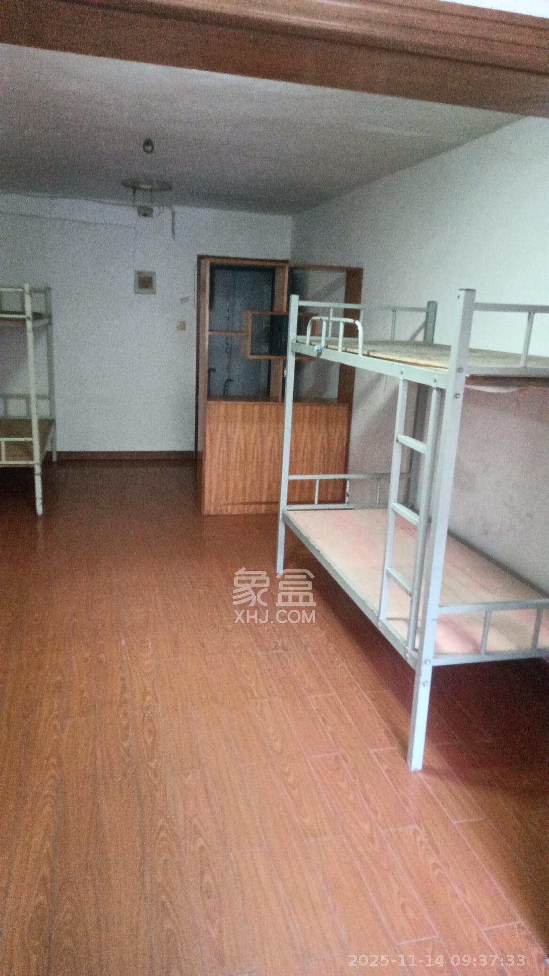 坡子街综合楼  2室2厅1卫    2000.0元/月室内图