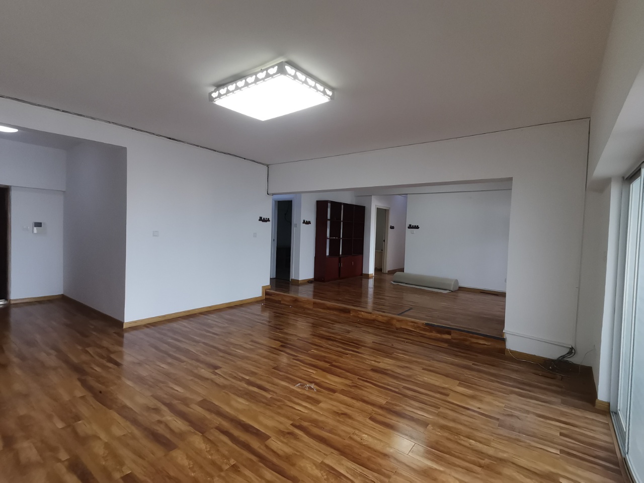 名门广场北区(二期) 3室2厅2卫 3800.0元/月 名门广场北区(二期) 3室2厅2卫 3800.0元/月室内图