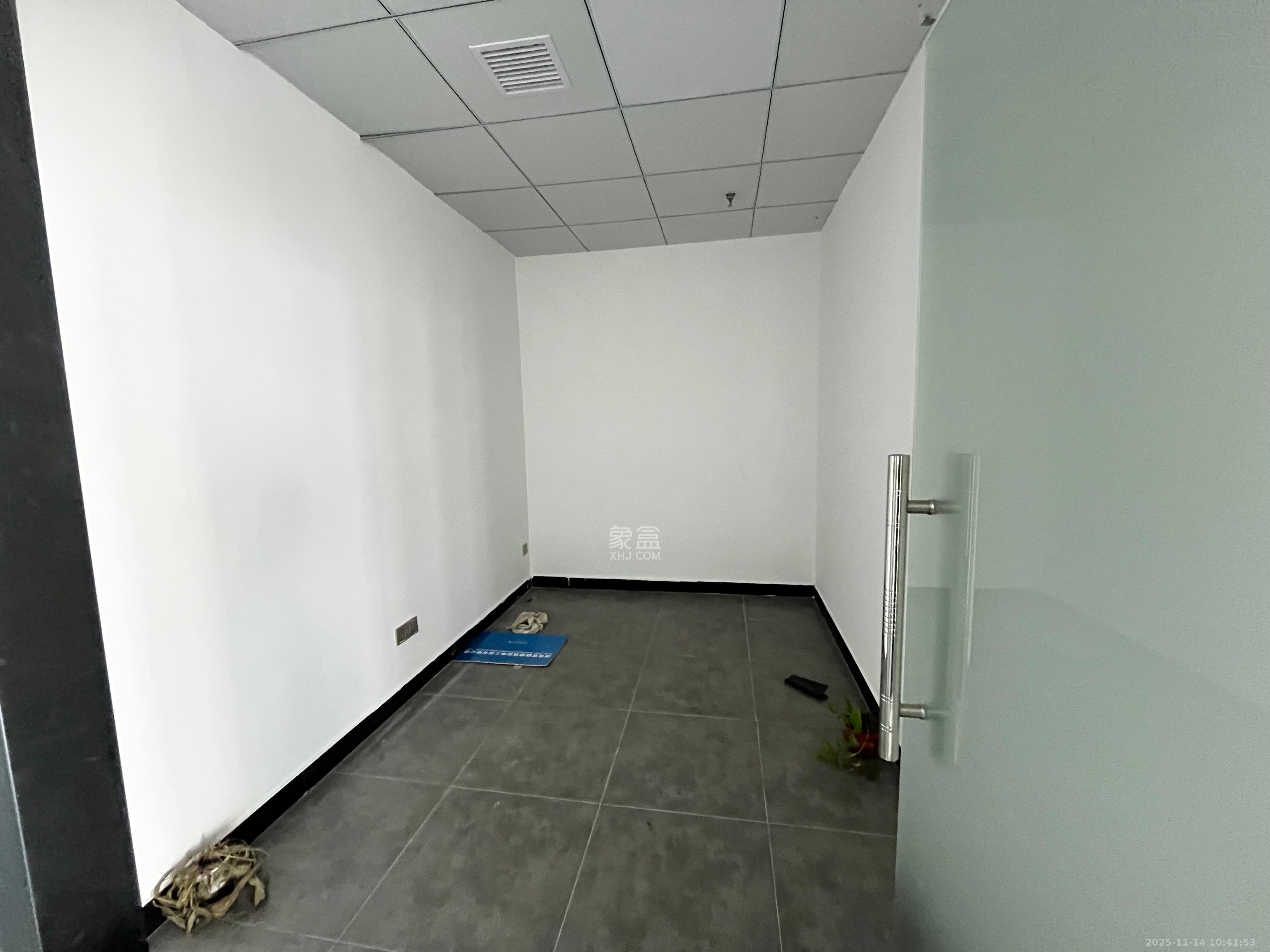 华润置地广场一期   262.0㎡      12000.0元/月室内图