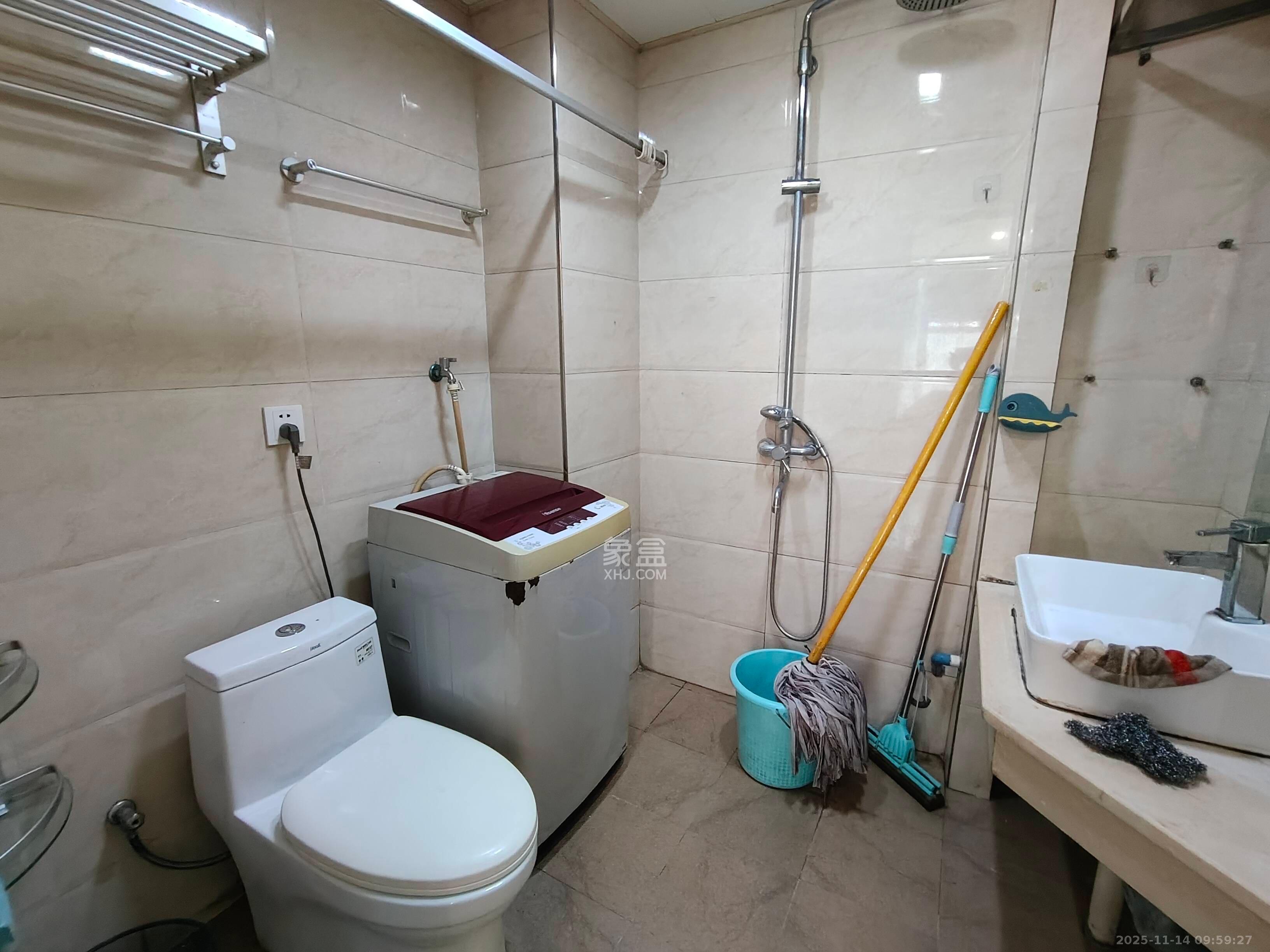 融圣国际  2室1厅1卫    1800.0元/月室内图