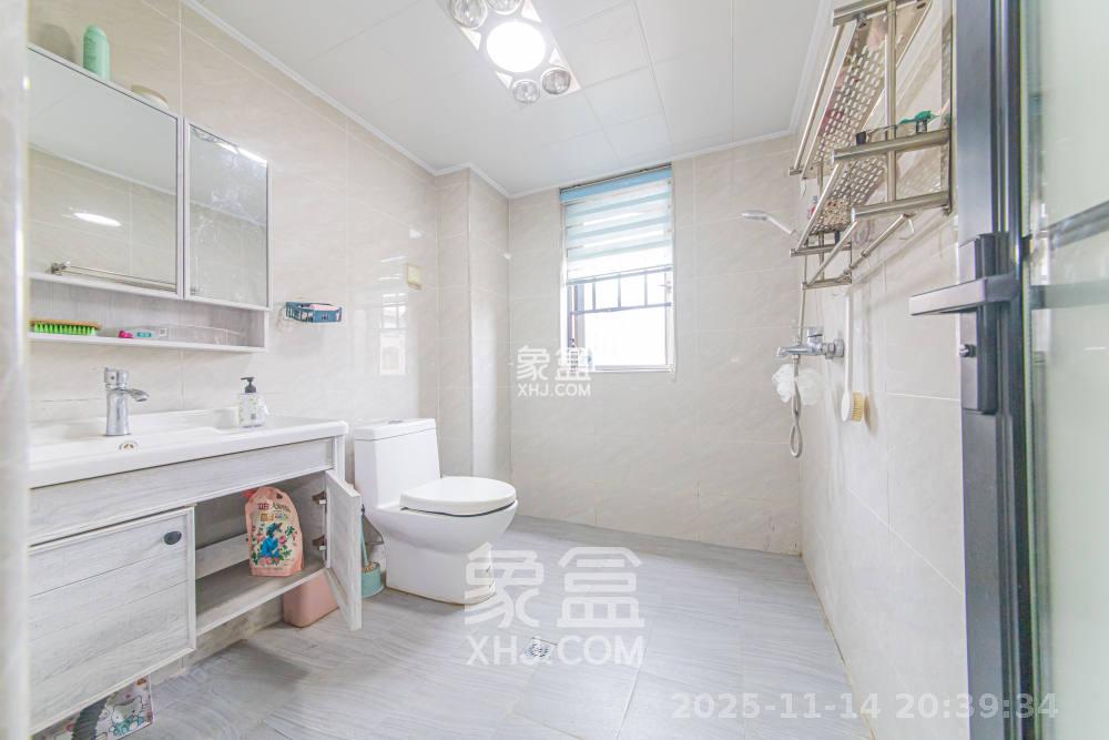 中建芙蓉嘉苑 3室2厅2卫 2800.0元/月 中建芙蓉嘉苑 3室2厅2卫 2800.0元/月室内图