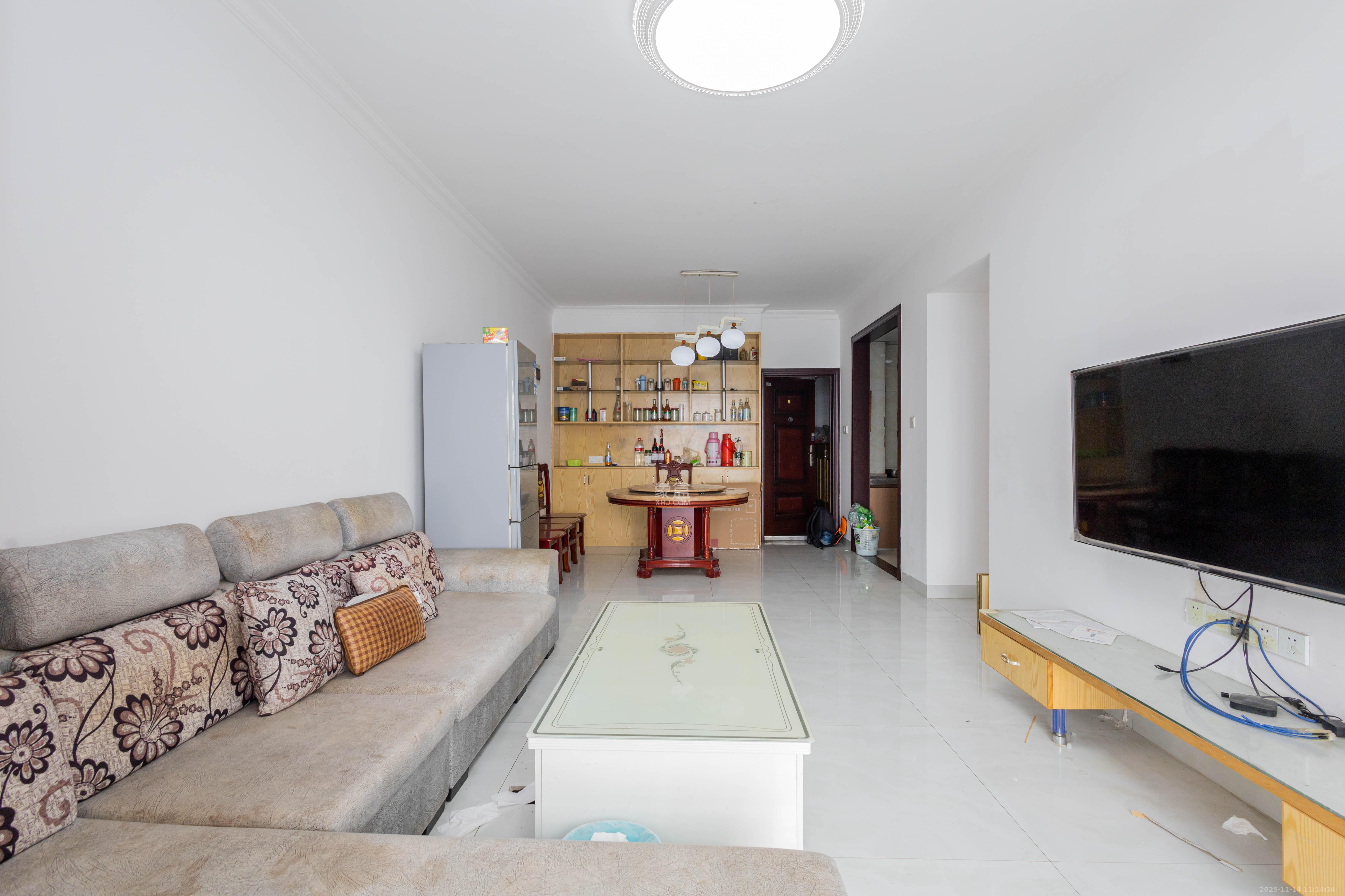 东业上城嘉苑（晟悦国际）  2室2厅1卫    48.8万客厅