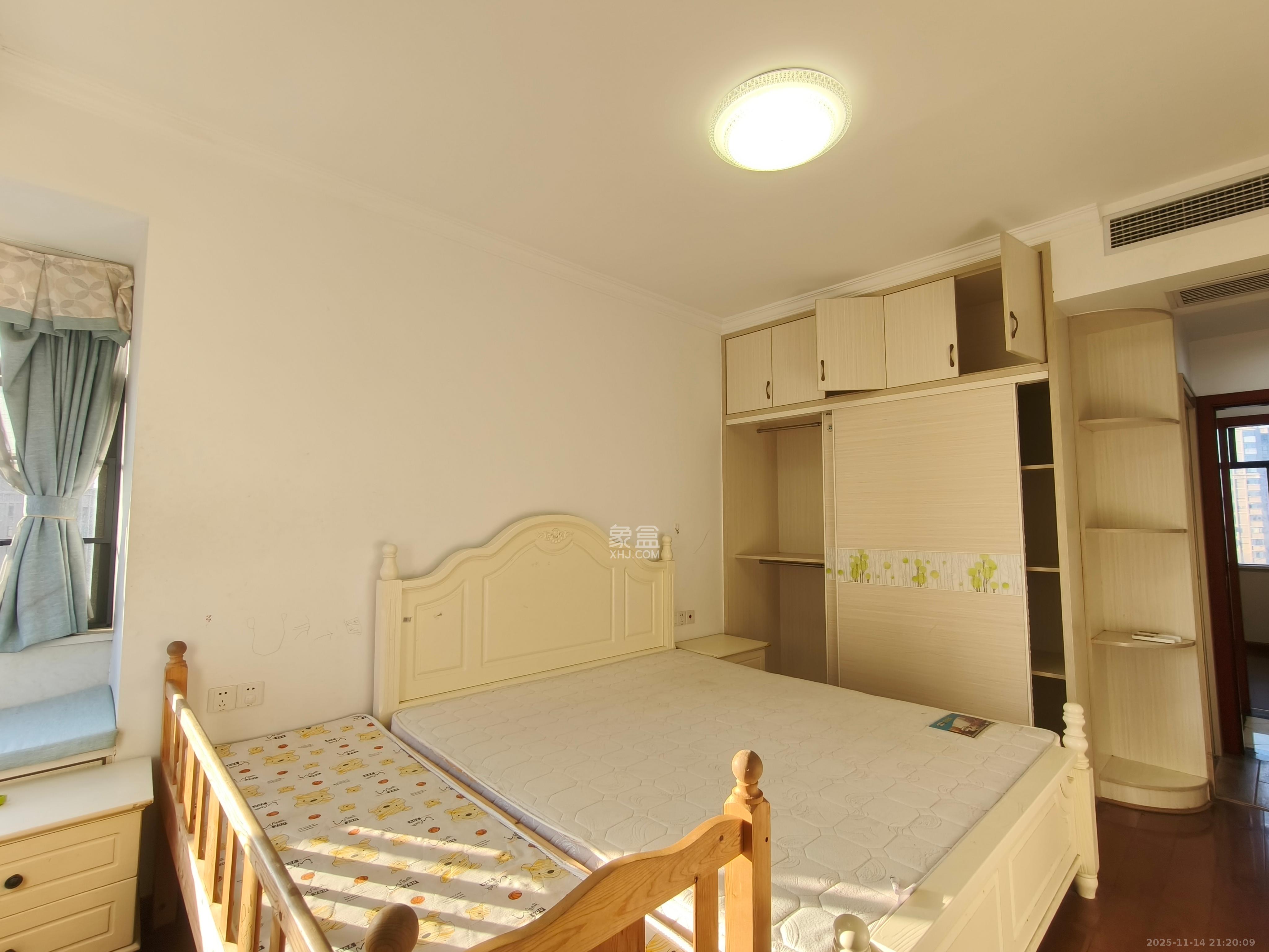 辉煌国际城二期 3室2厅2卫 2800.0元/月 辉煌国际城二期 3室2厅2卫 2800.0元/月室内图