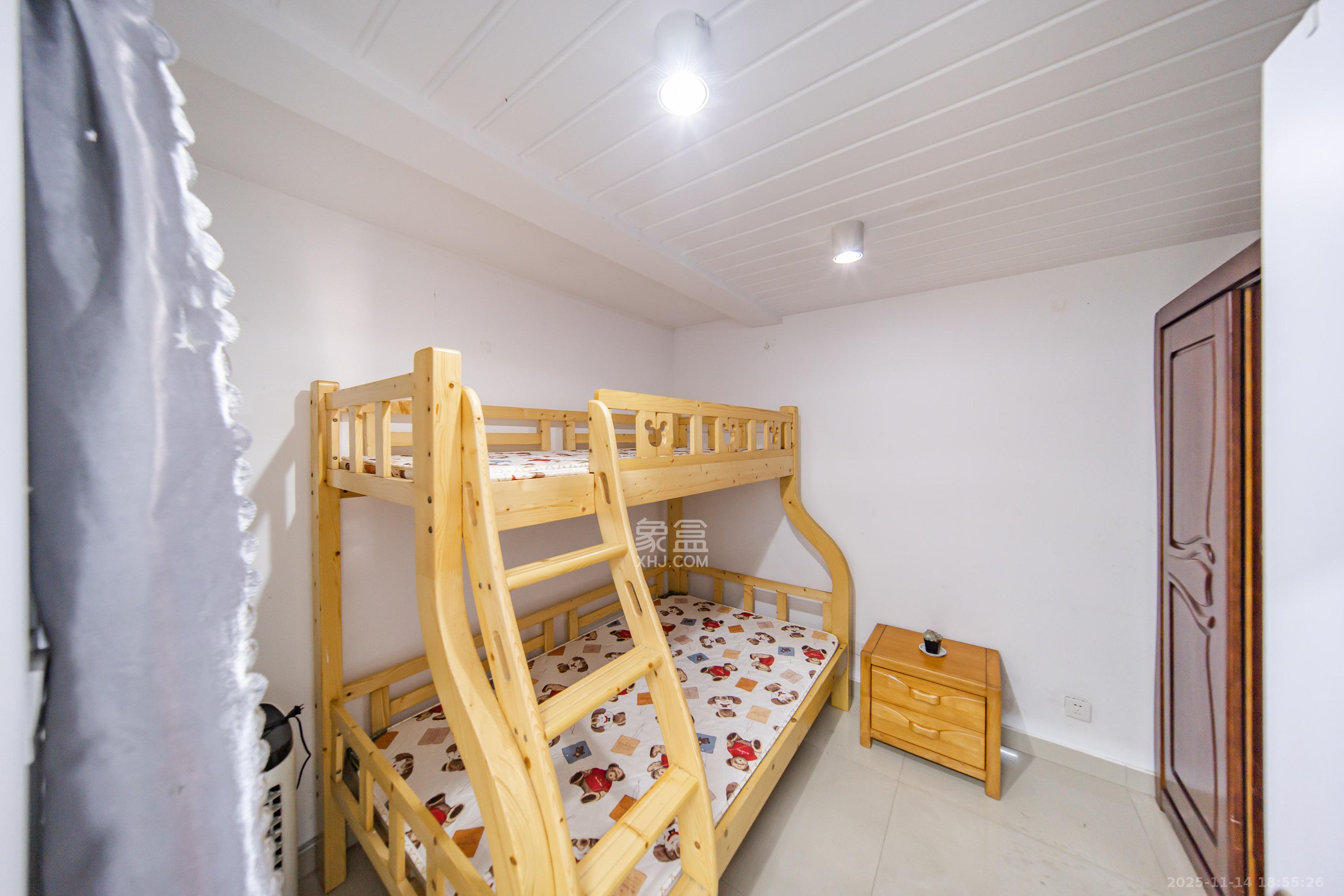 凯乐国际城  2室2厅1卫    89.0万卧室