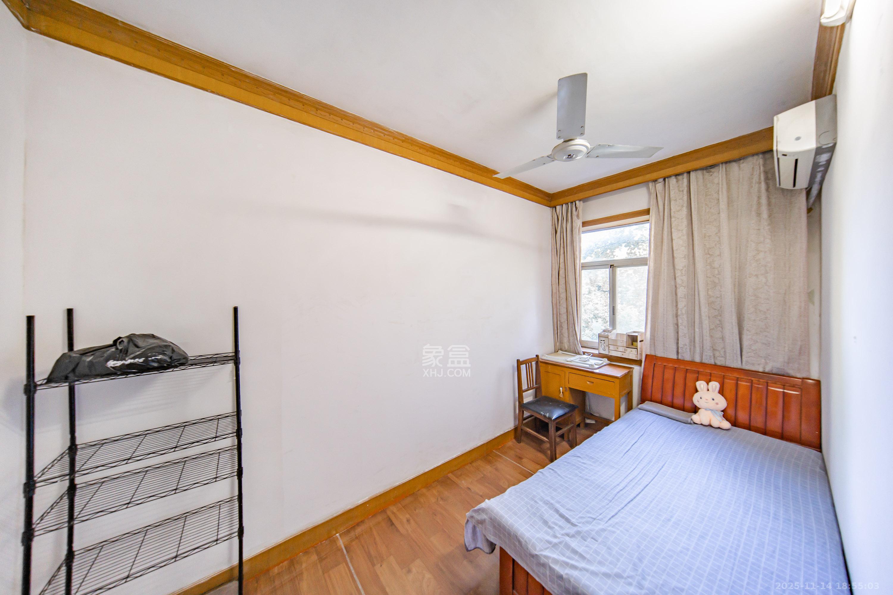 湘雅医学院(湘雅附一北院) 3室2厅1卫 65.0万 湘雅医学院(湘雅附一北院) 3室2厅1卫 65.0万卧室