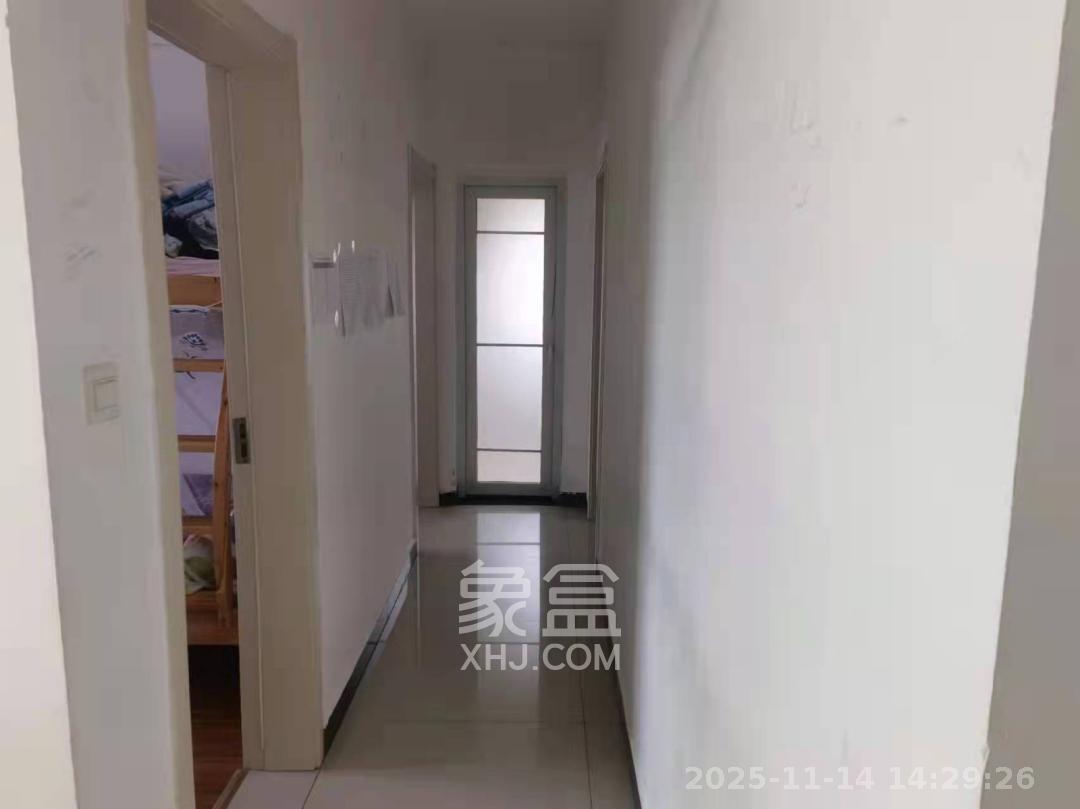 钰龙天下一期  3室2厅1卫    2000.0元/月室内图