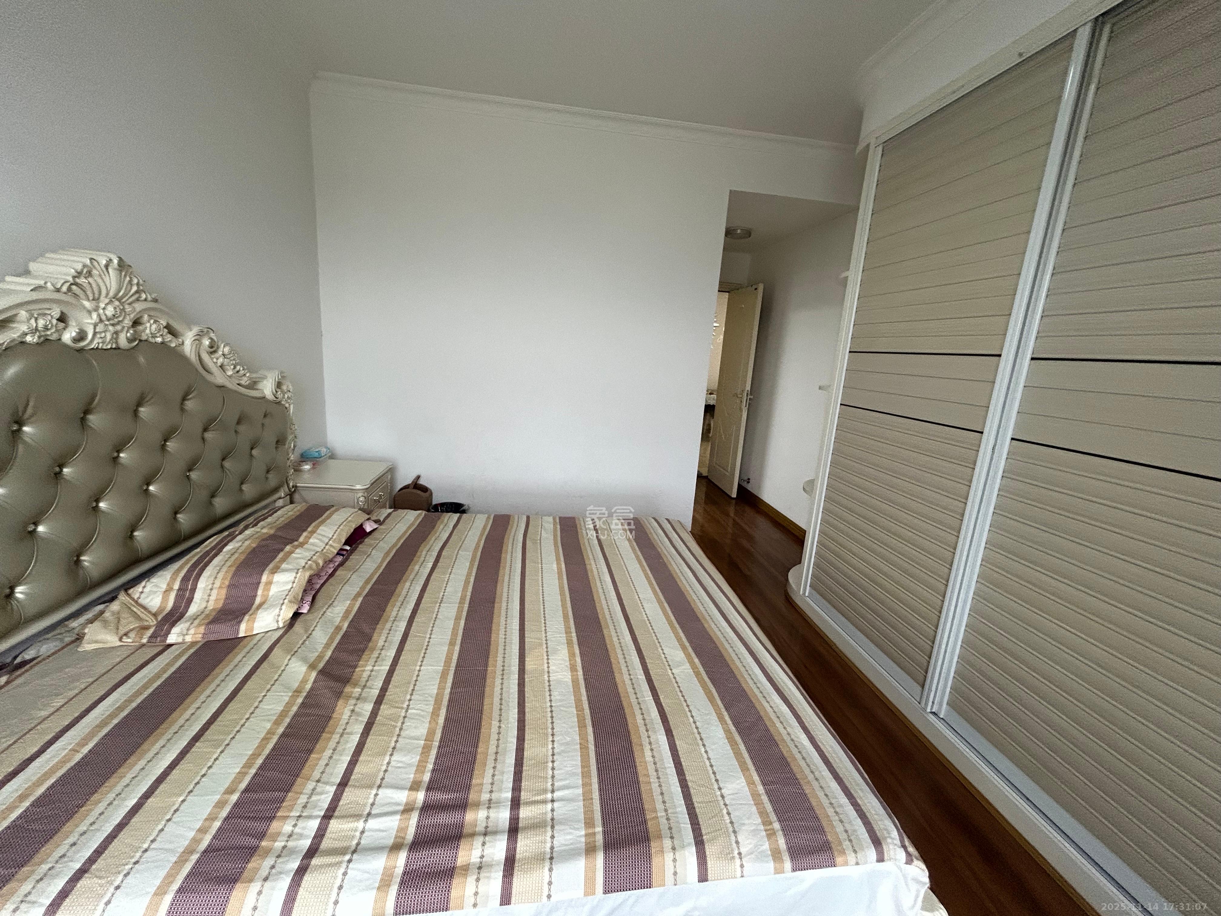 五矿沁园金城（春和景园）  4室2厅2卫    3100.0元/月室内图