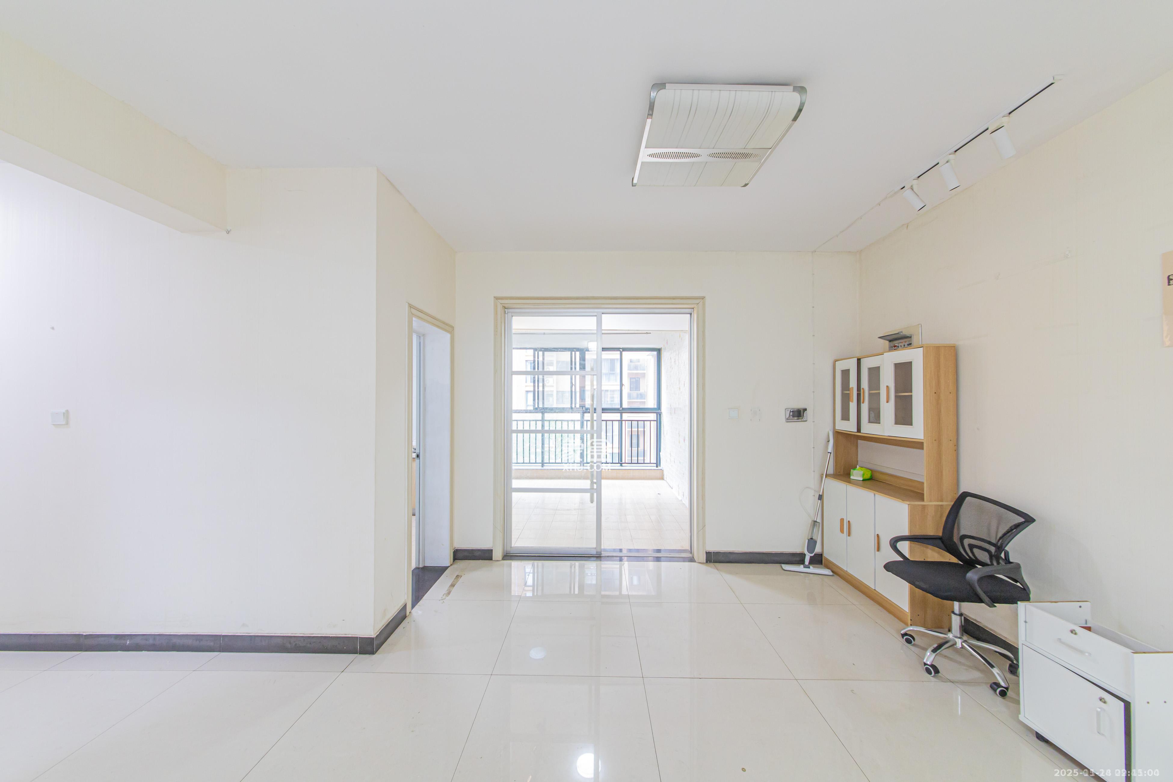 星城荣域 4室2厅1卫 4200.0元/月 星城荣域 4室2厅1卫 4200.0元/月室内图