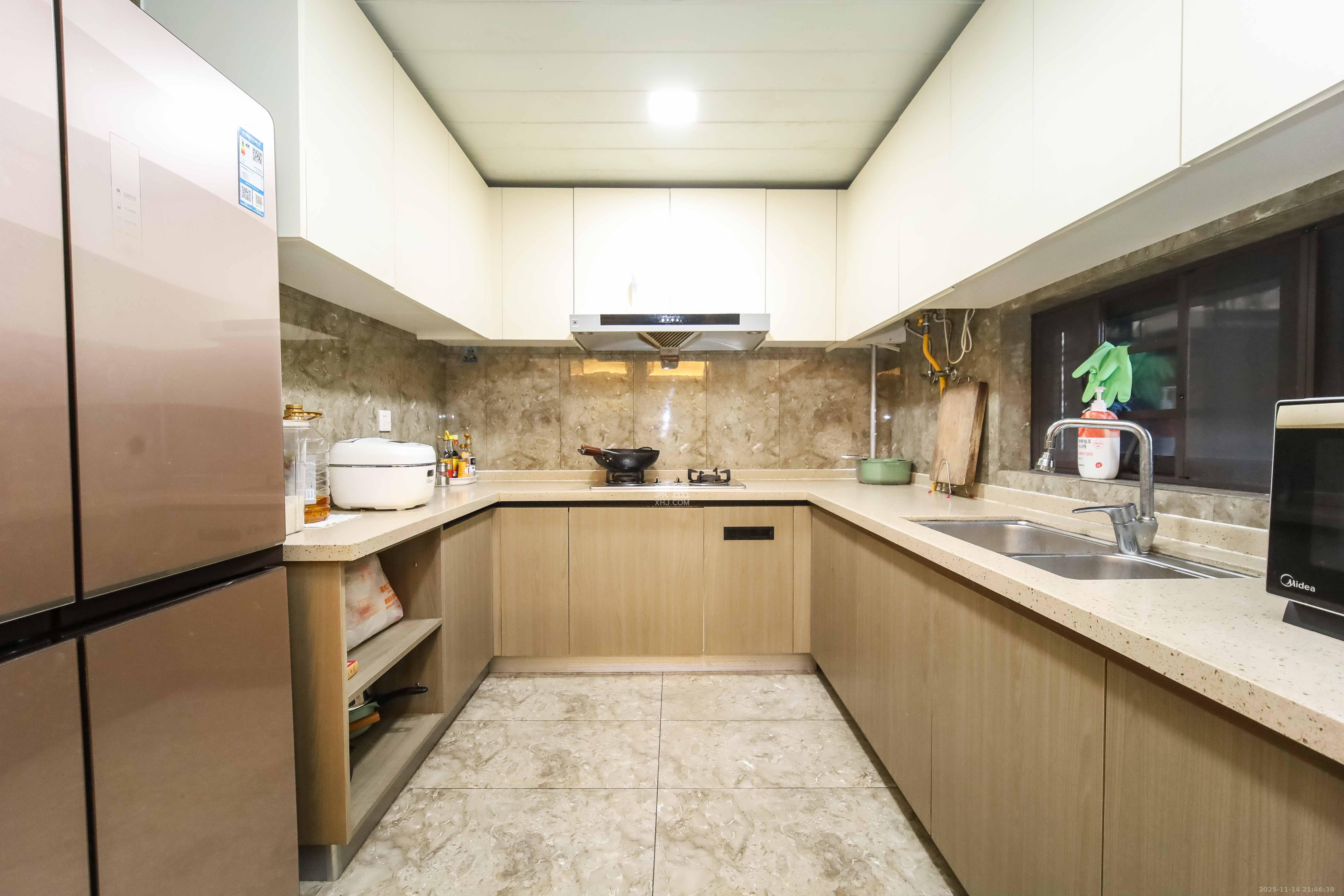 万科金域蓝湾  4室2厅2卫    185.0万厨房