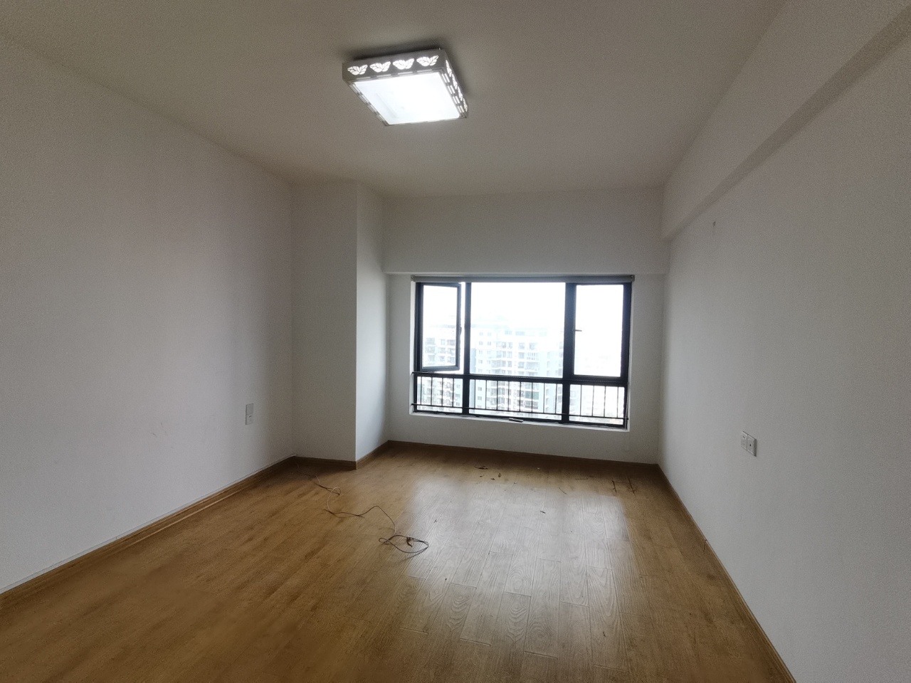 名门广场北区（二期）  3室2厅2卫    3800.0元/月室内图