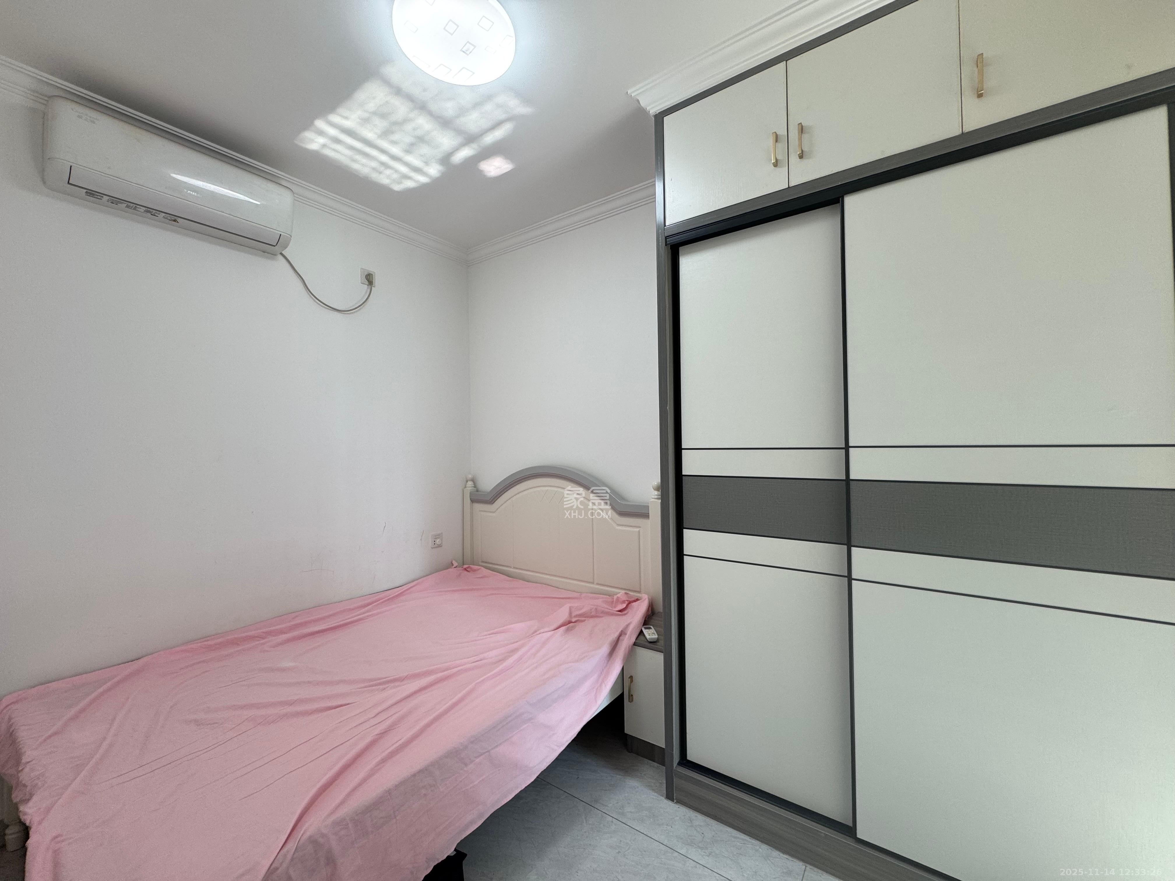 东宜新园  2室2厅1卫    2200.0元/月室内图