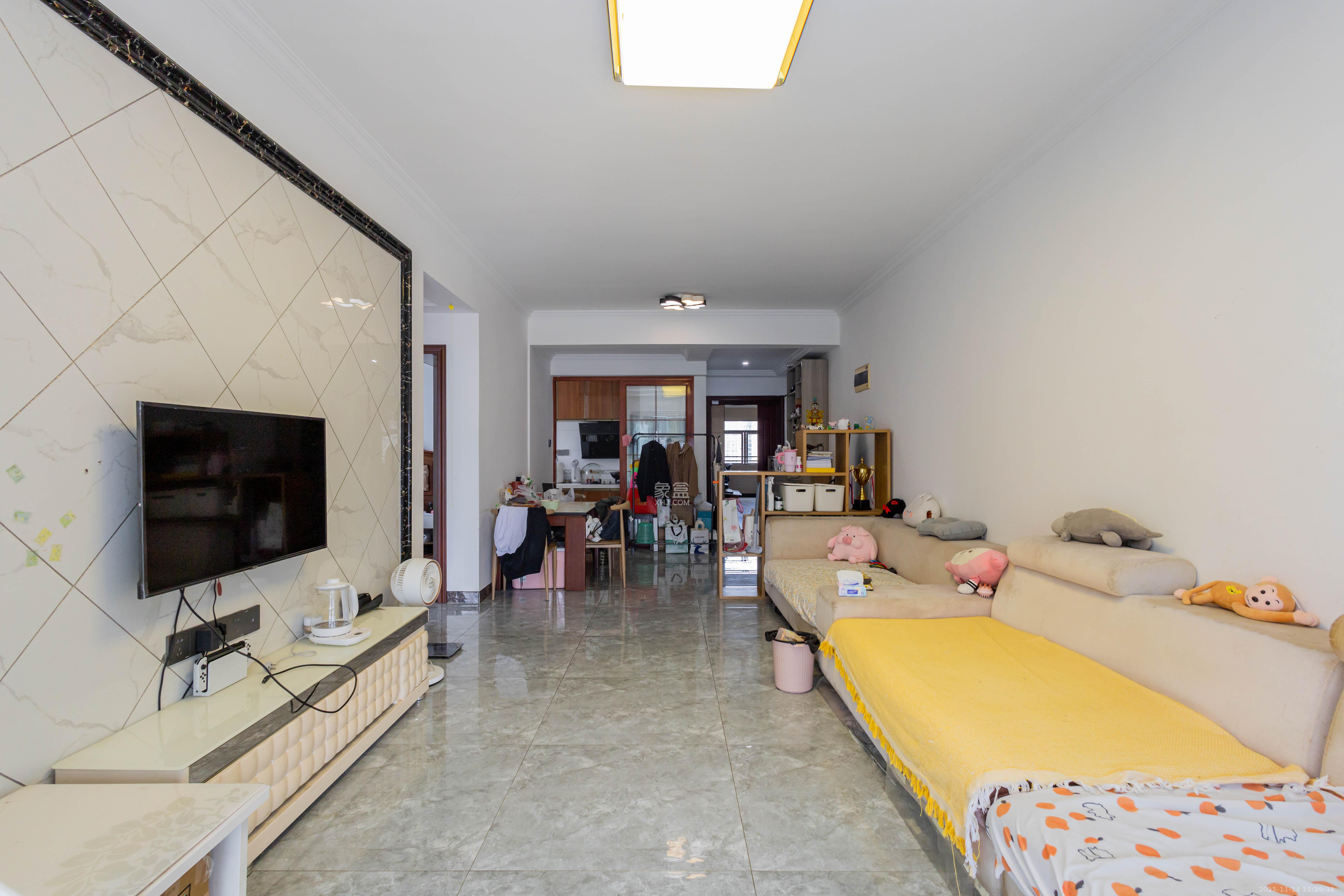 中交中央公园D4区 2室2厅1卫 70.0万 中交中央公园D4区 2室2厅1卫 70.0万客厅