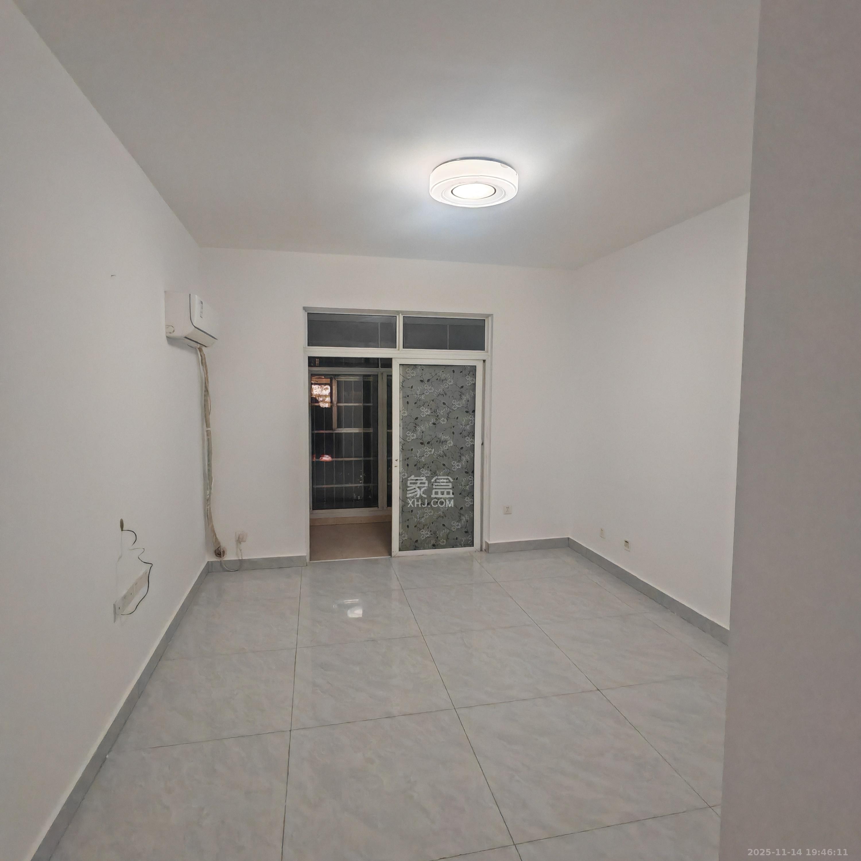 洋湖景园  2室1厅1卫    2100.0元/月