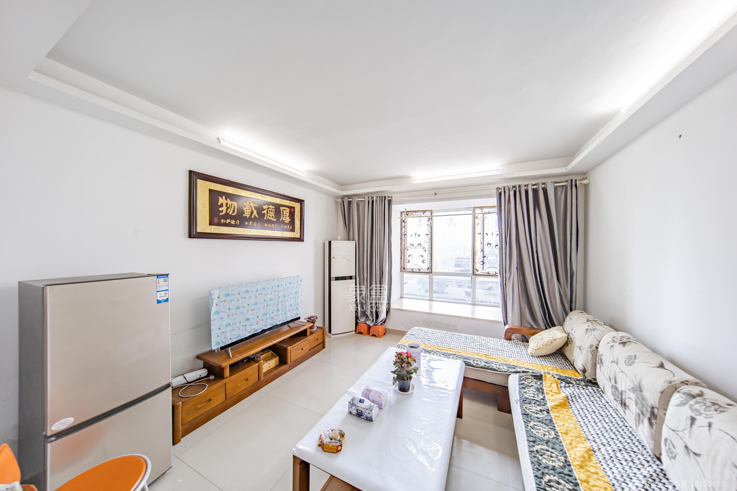 凯乐国际城  2室2厅1卫    89.0万客厅