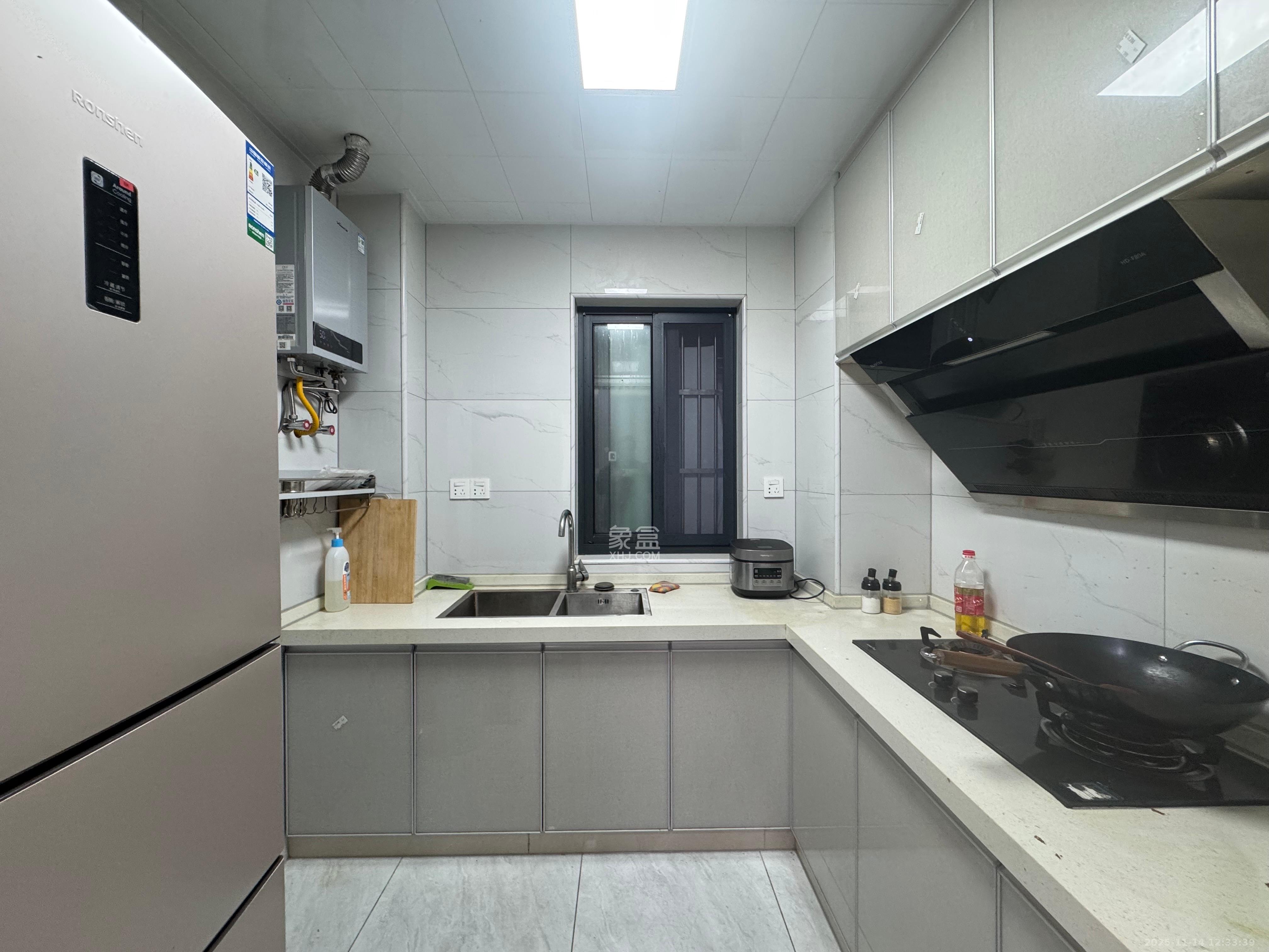 东宜新园  2室2厅1卫    2200.0元/月室内图