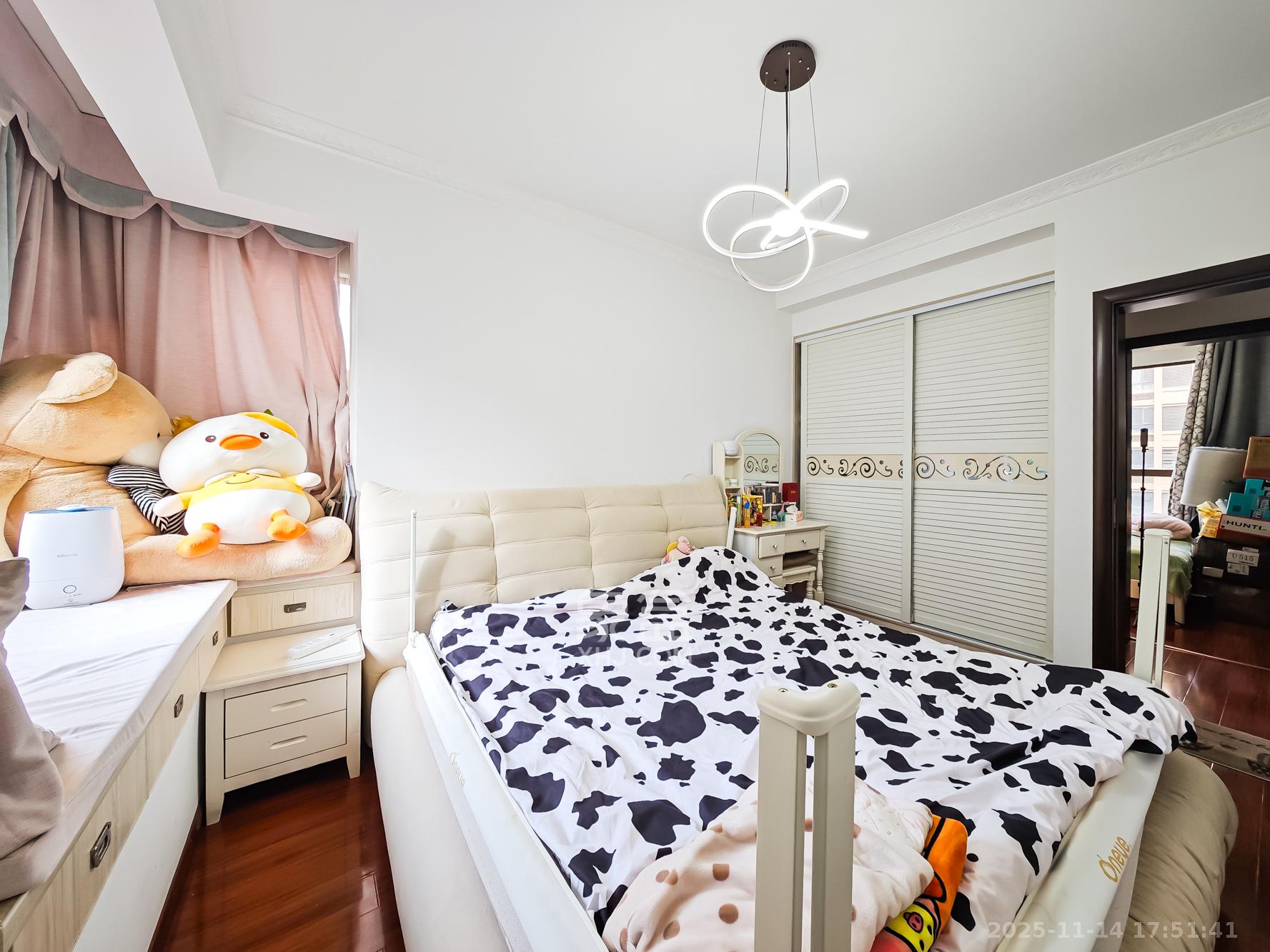 山语城二期 3室2厅1卫 80.0万 山语城二期 3室2厅1卫 80.0万卧室