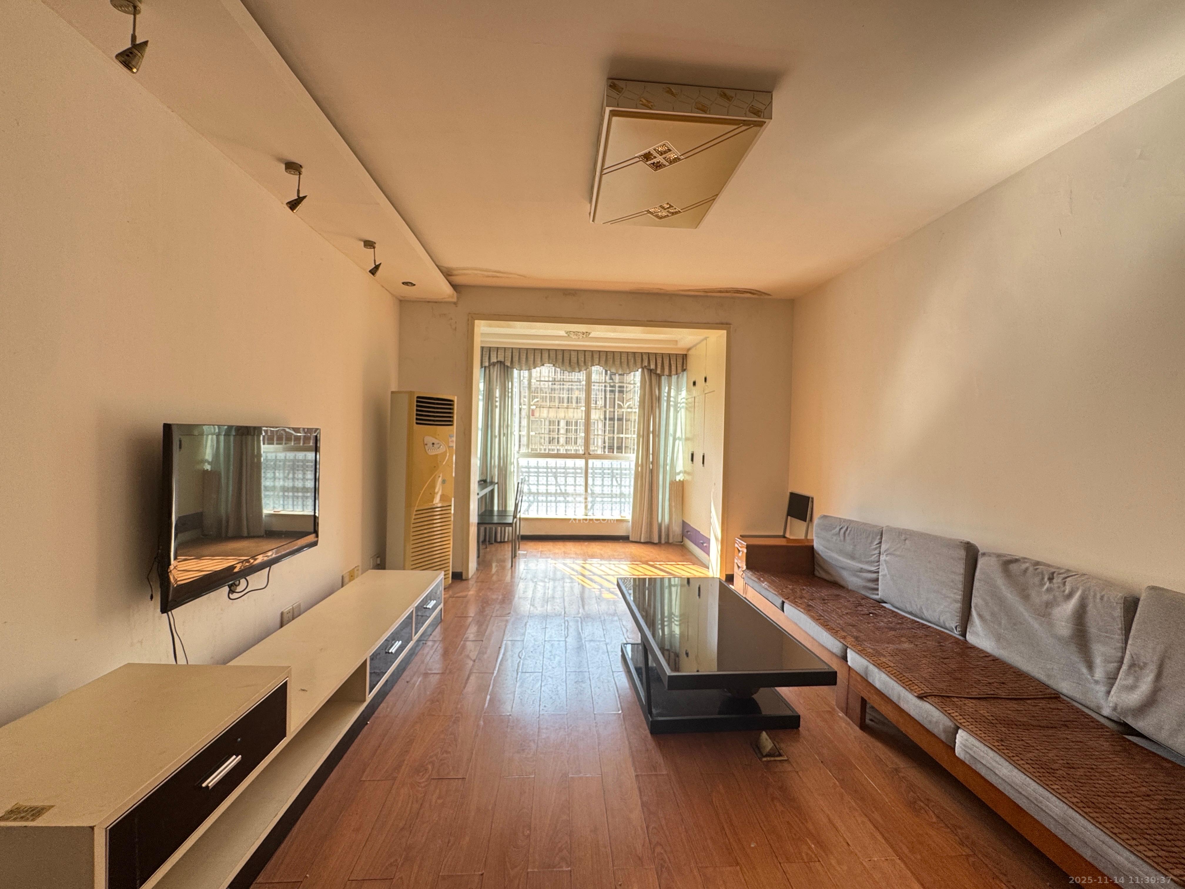 湘瑞家园  2室1厅1卫    1200.0元/月室内图