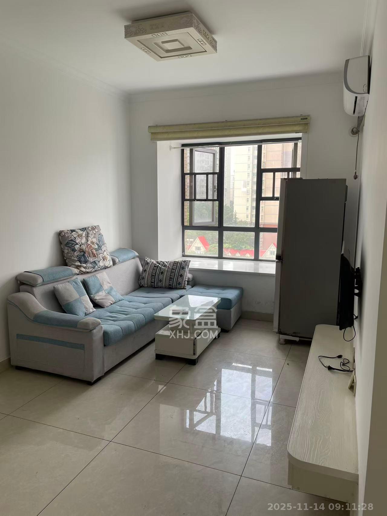 西子湖畔沃府  3室2厅1卫    2400.0元/月