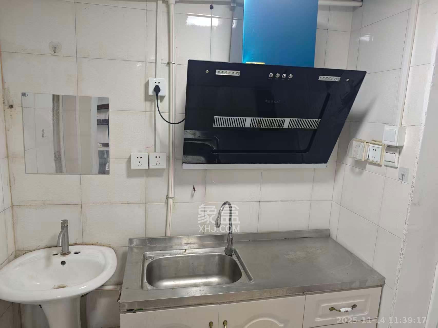 靳江阳光安置小区  1室1厅1卫    700.0元/月室内图