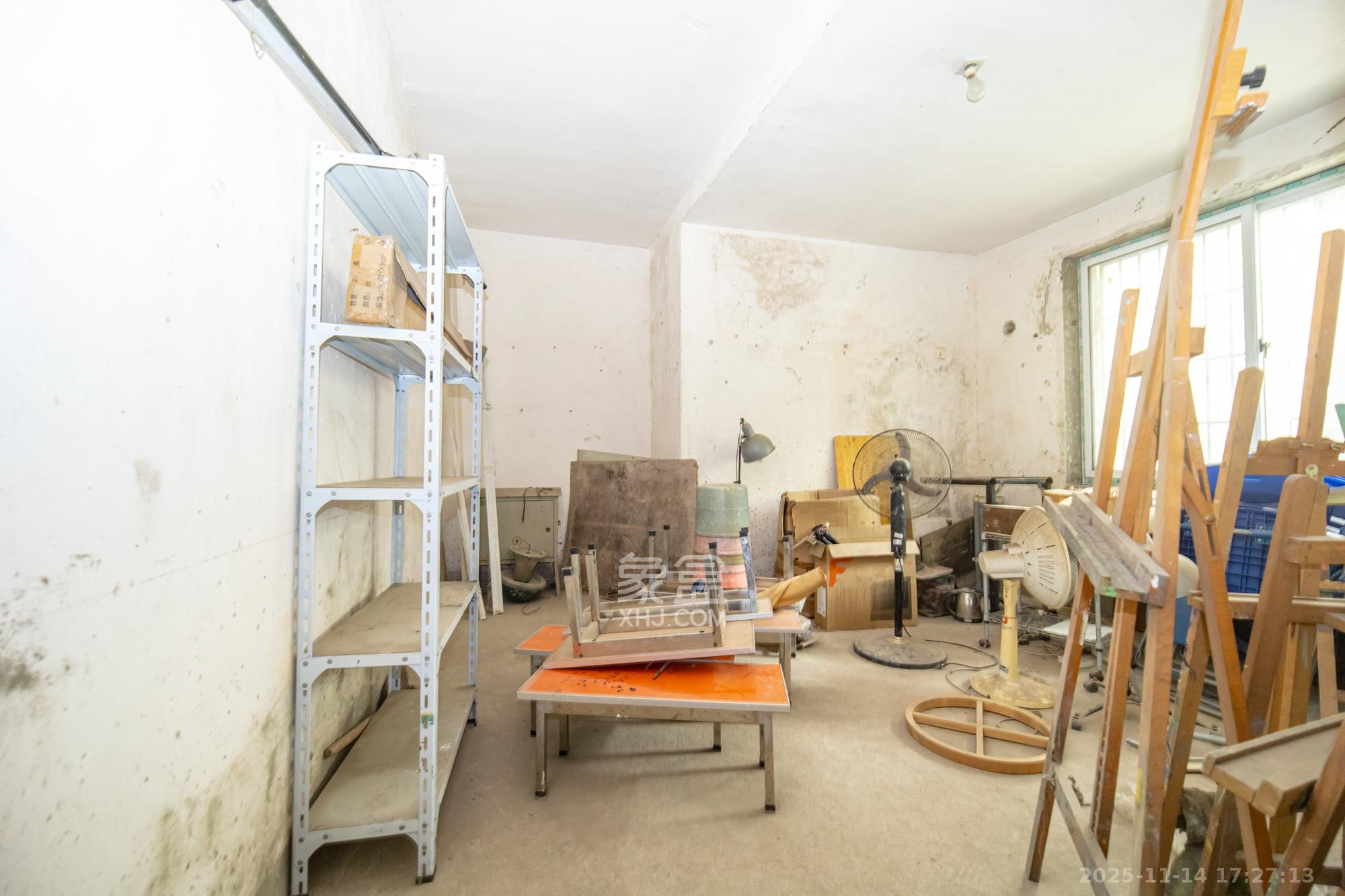 幸福里（幸福里一期）  6室2厅4卫    176.0万卧室