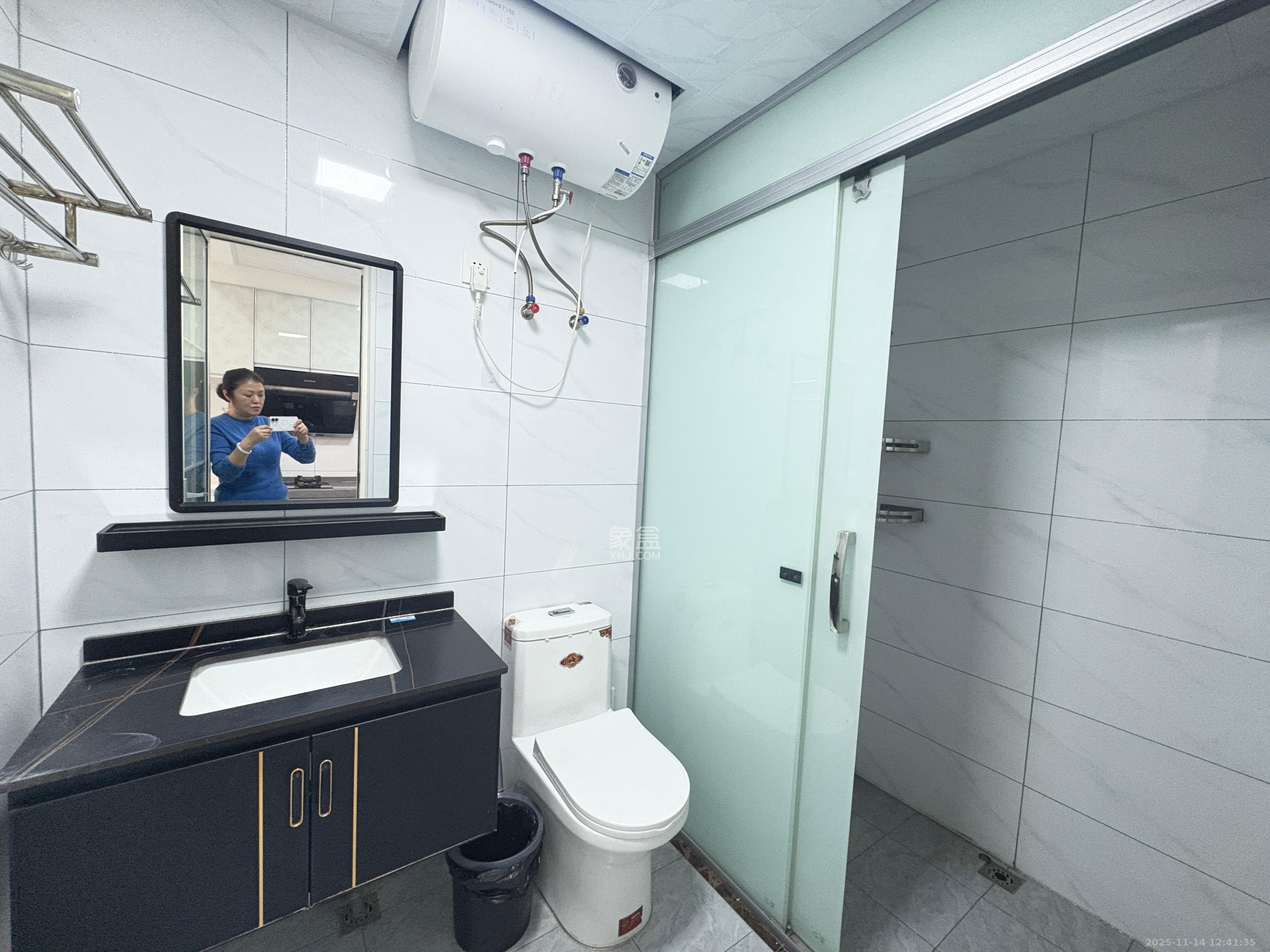 富力十号  1室1厅1卫    1800.0元/月室内图