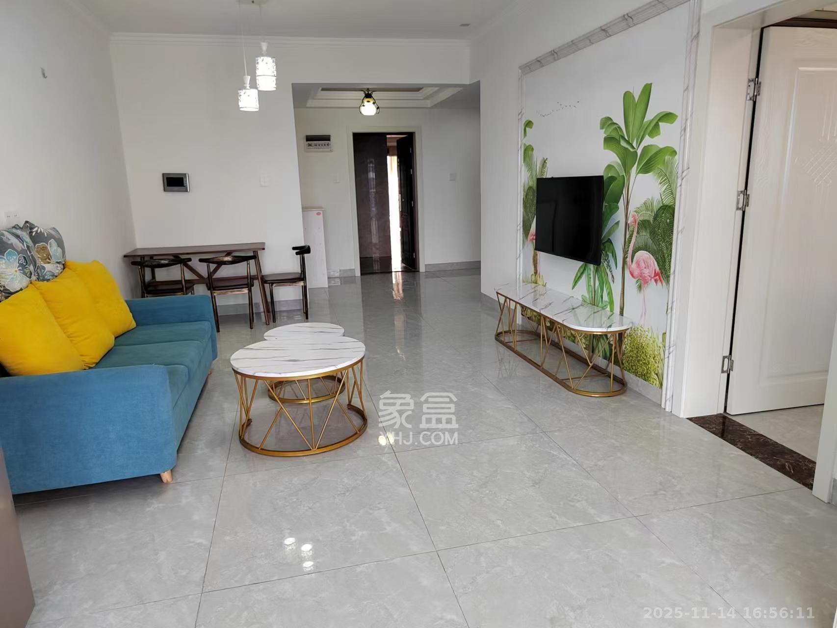 荣泰广场 3室2厅1卫 2600.0元/月 荣泰广场 3室2厅1卫 2600.0元/月室内图