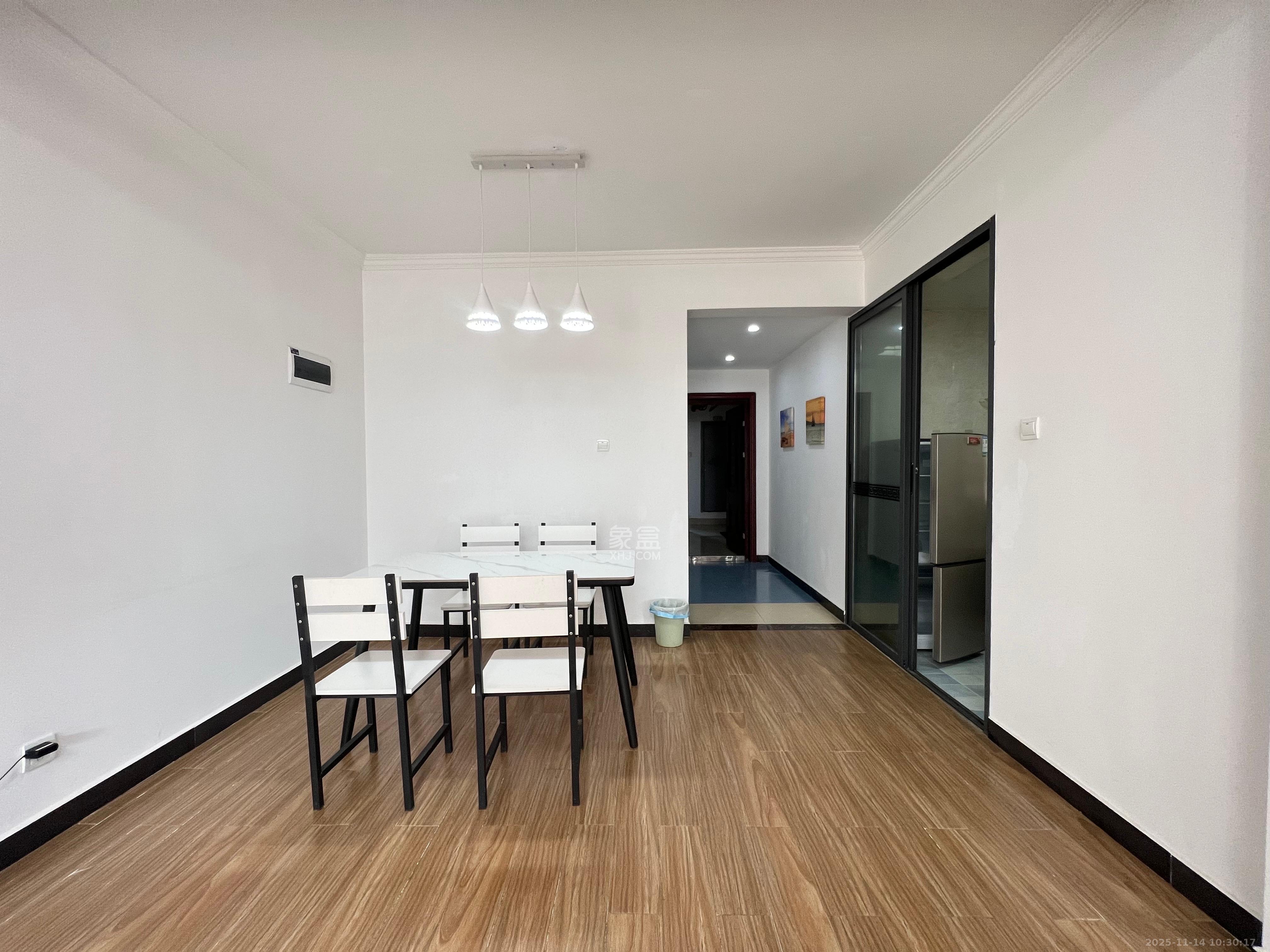 岳华新苑 2室2厅1卫 2000.0元/月 岳华新苑 2室2厅1卫 2000.0元/月室内图