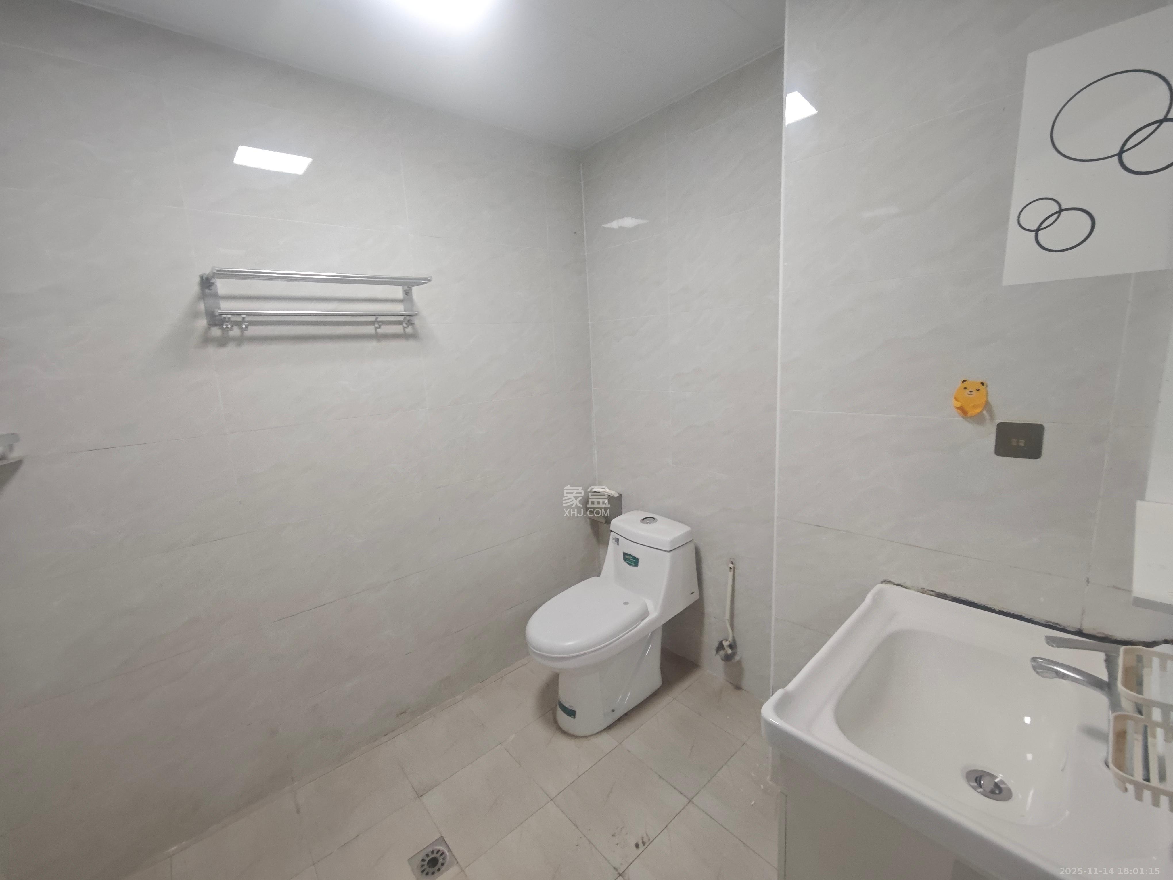 建发央著  3室2厅2卫    3380.0元/月室内图