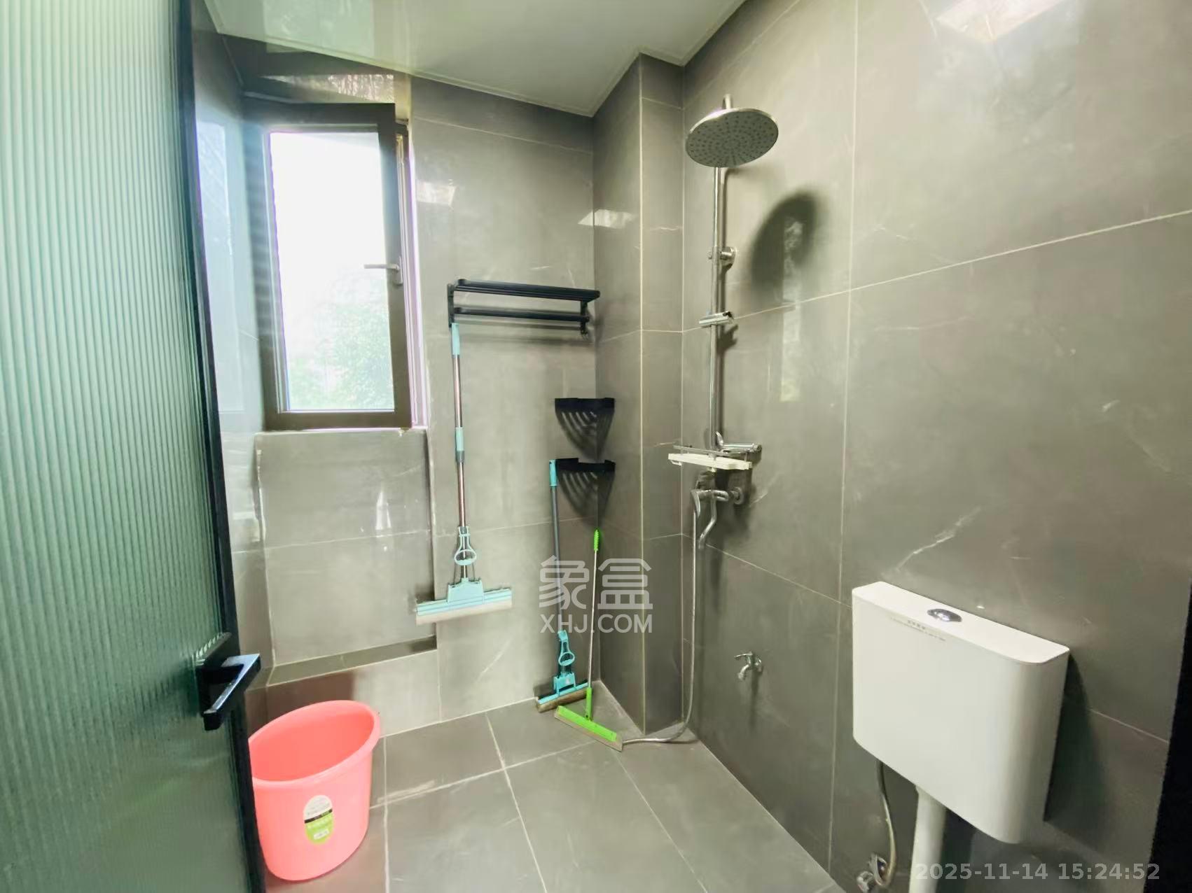 远洋外滩壹号  4室2厅2卫    7500.0元/月室内图